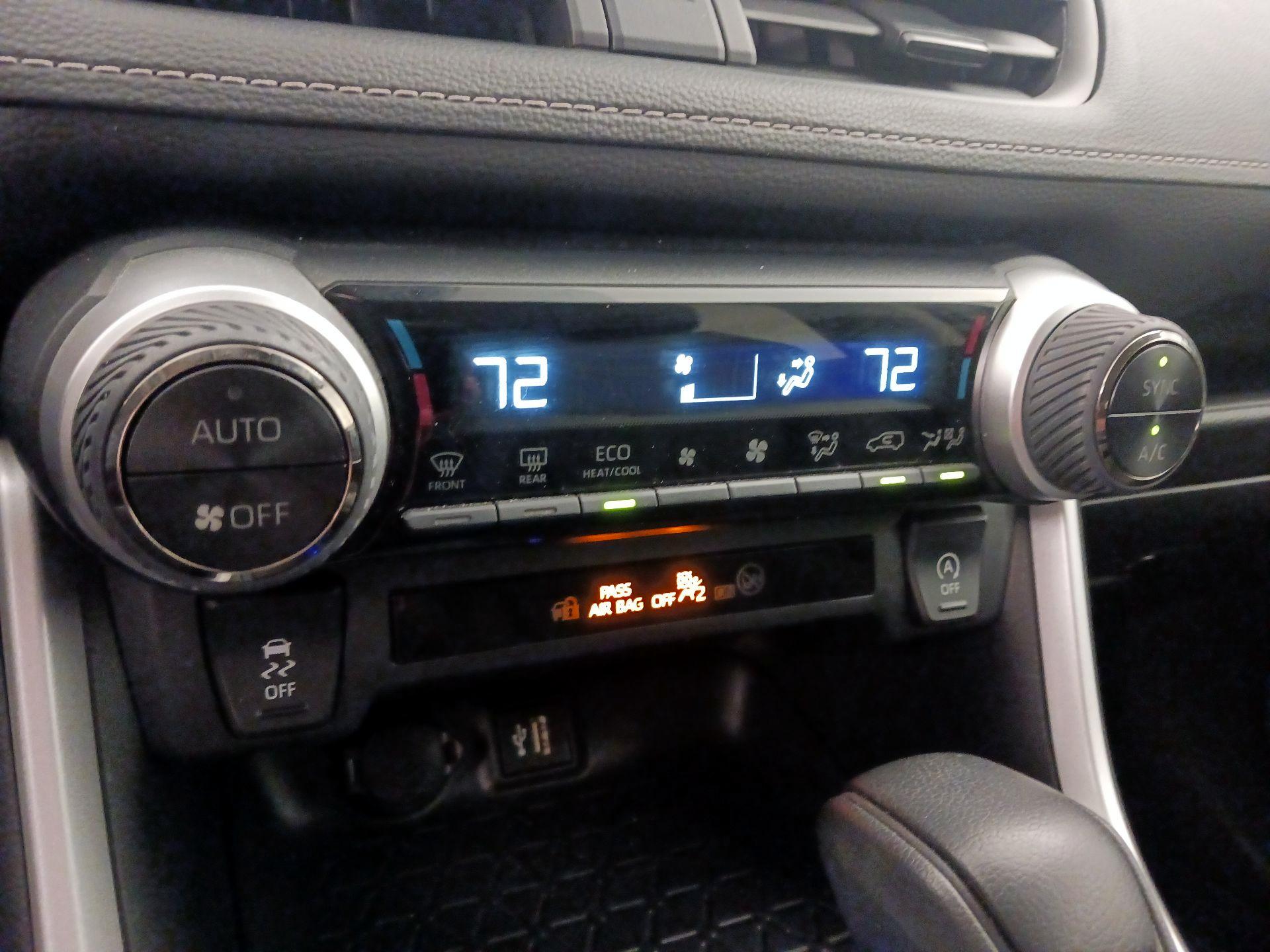 Thumbnail: 2024 Toyota RAV4 - 16