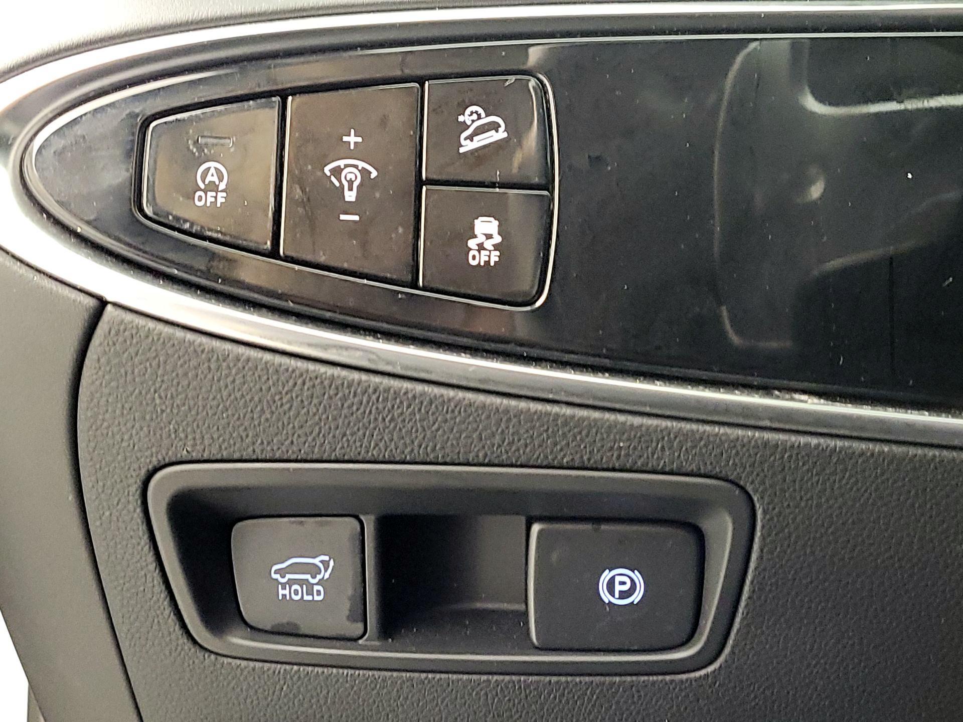 Thumbnail: 2022 Genesis GV70 - 13