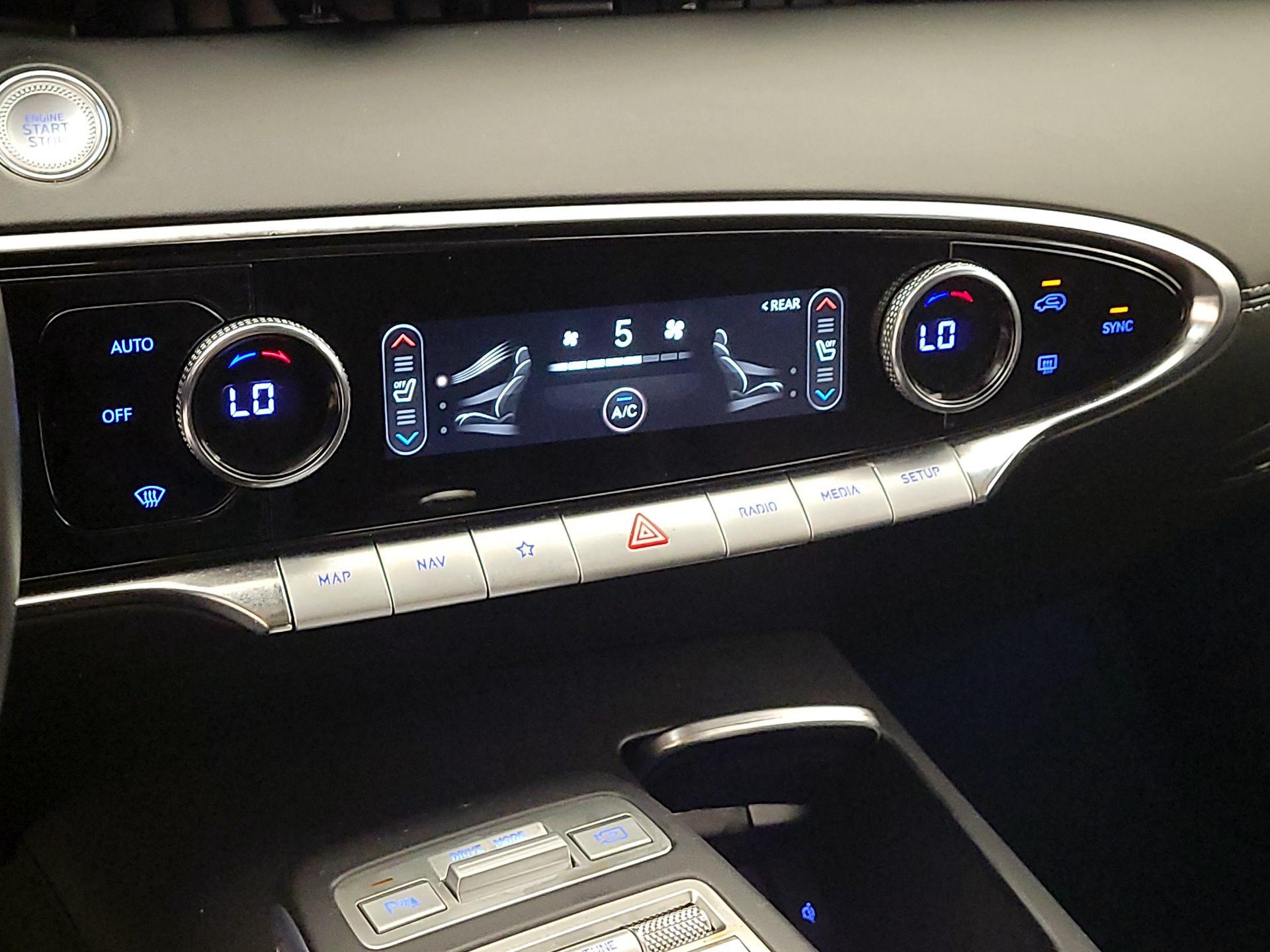 Thumbnail: 2022 Genesis GV70 - 16