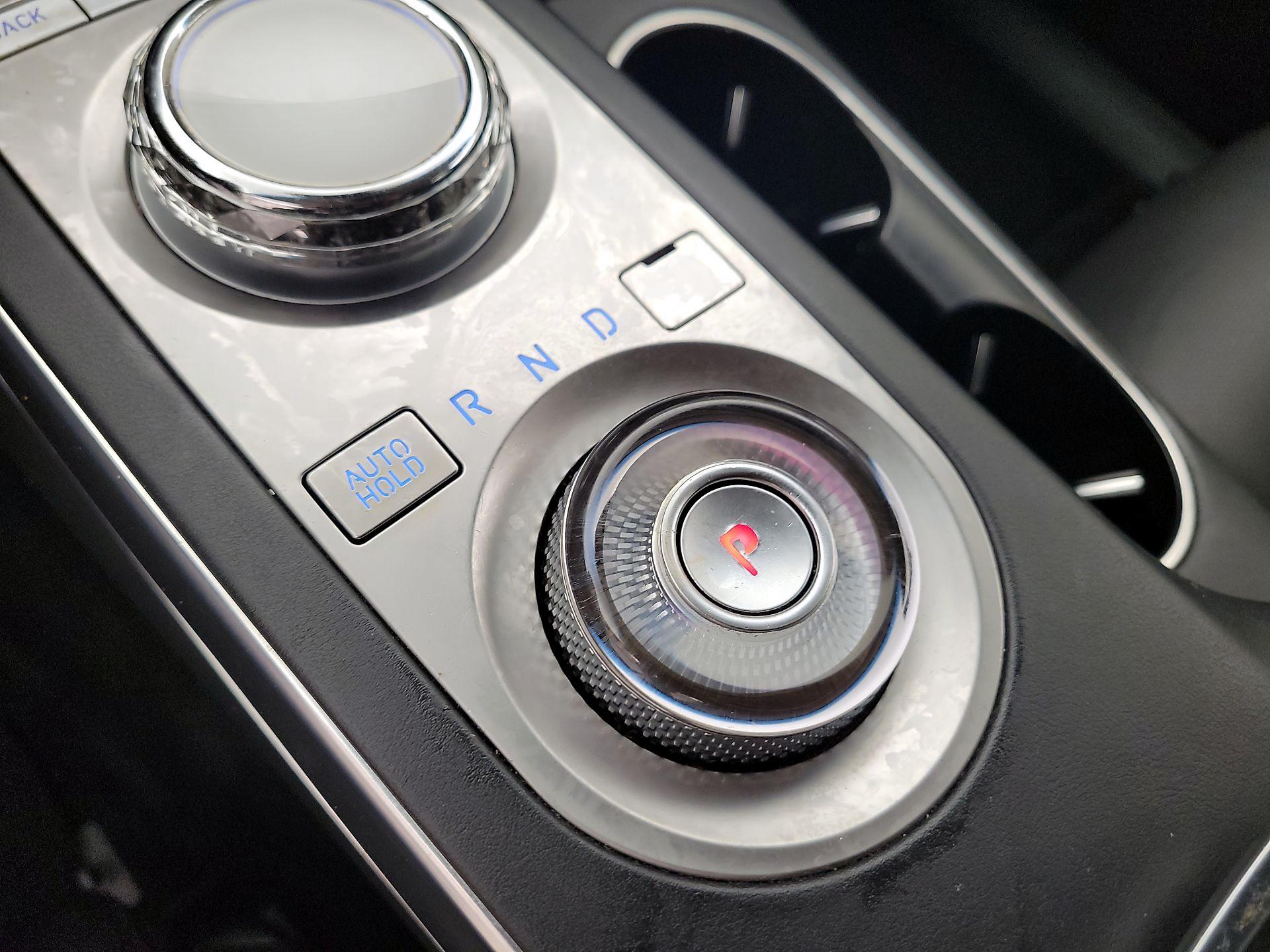 Thumbnail: 2022 Genesis GV70 - 17