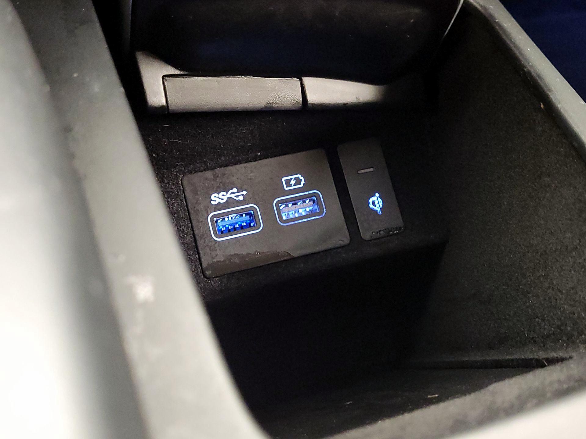 Thumbnail: 2022 Genesis GV70 - 18