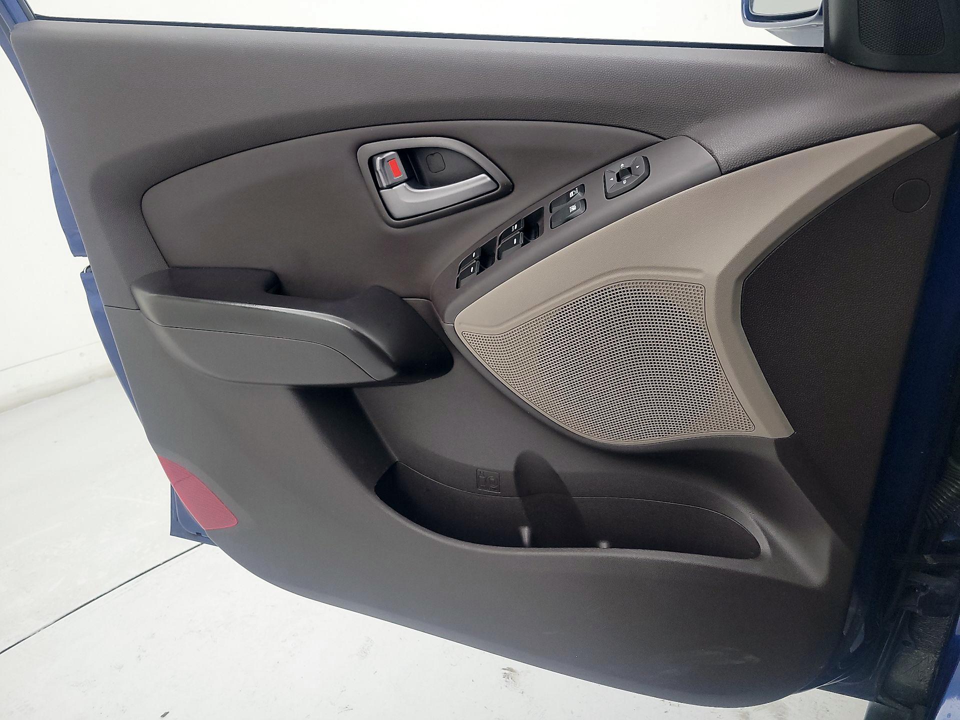 Thumbnail: 2014 Hyundai Tucson - 12