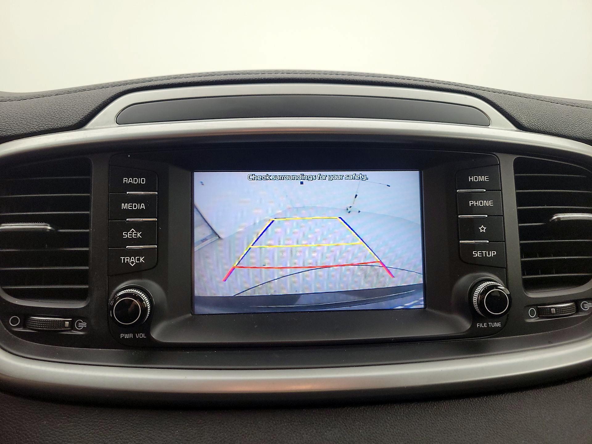 Thumbnail: 2019 Kia Sorento - 14