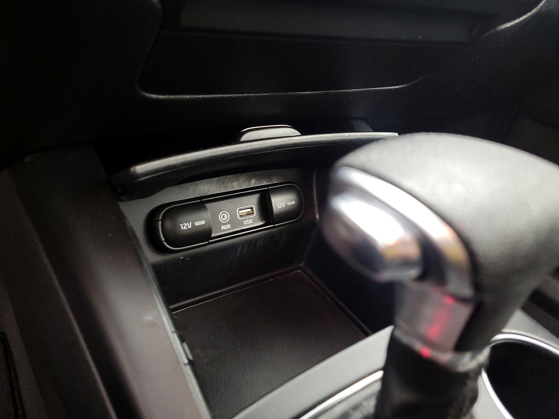 Thumbnail: 2019 Kia Sorento - 18