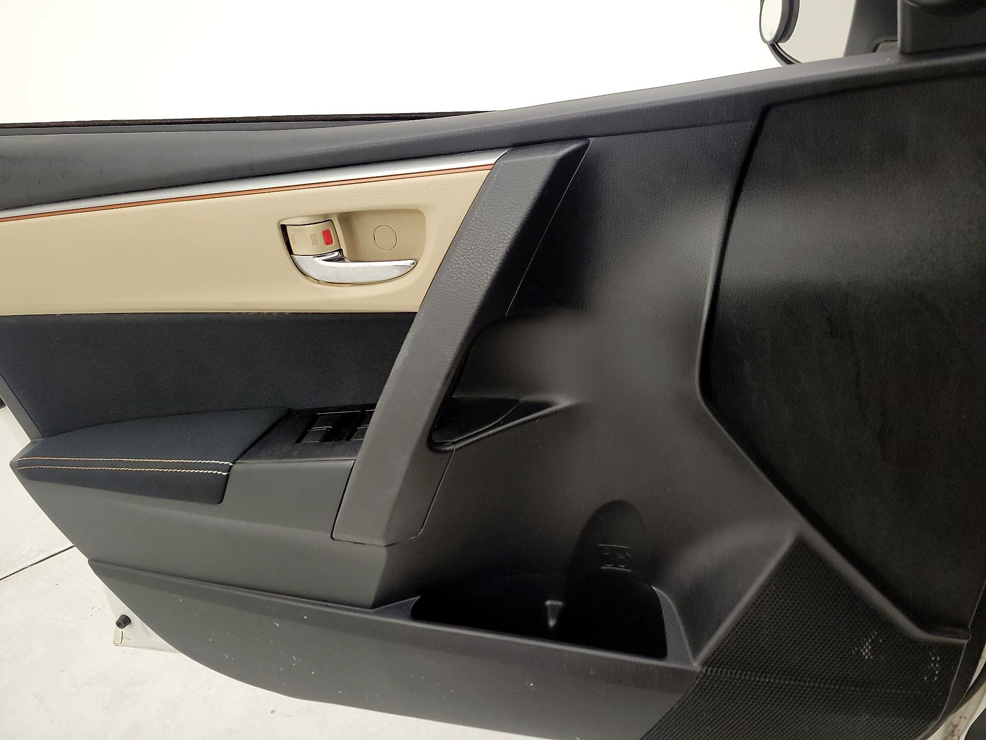 Thumbnail: 2014 Toyota Corolla - 12