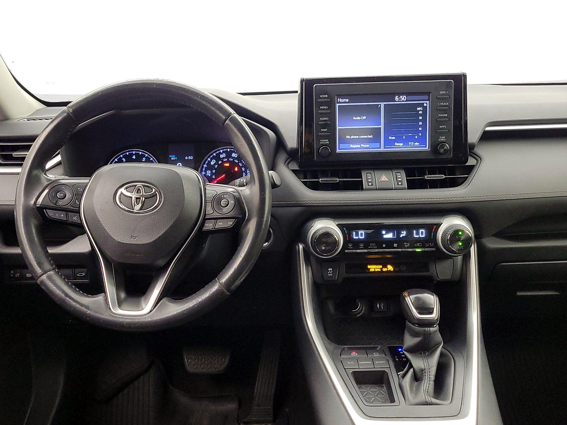 Thumbnail: 2019 Toyota RAV4 - 9