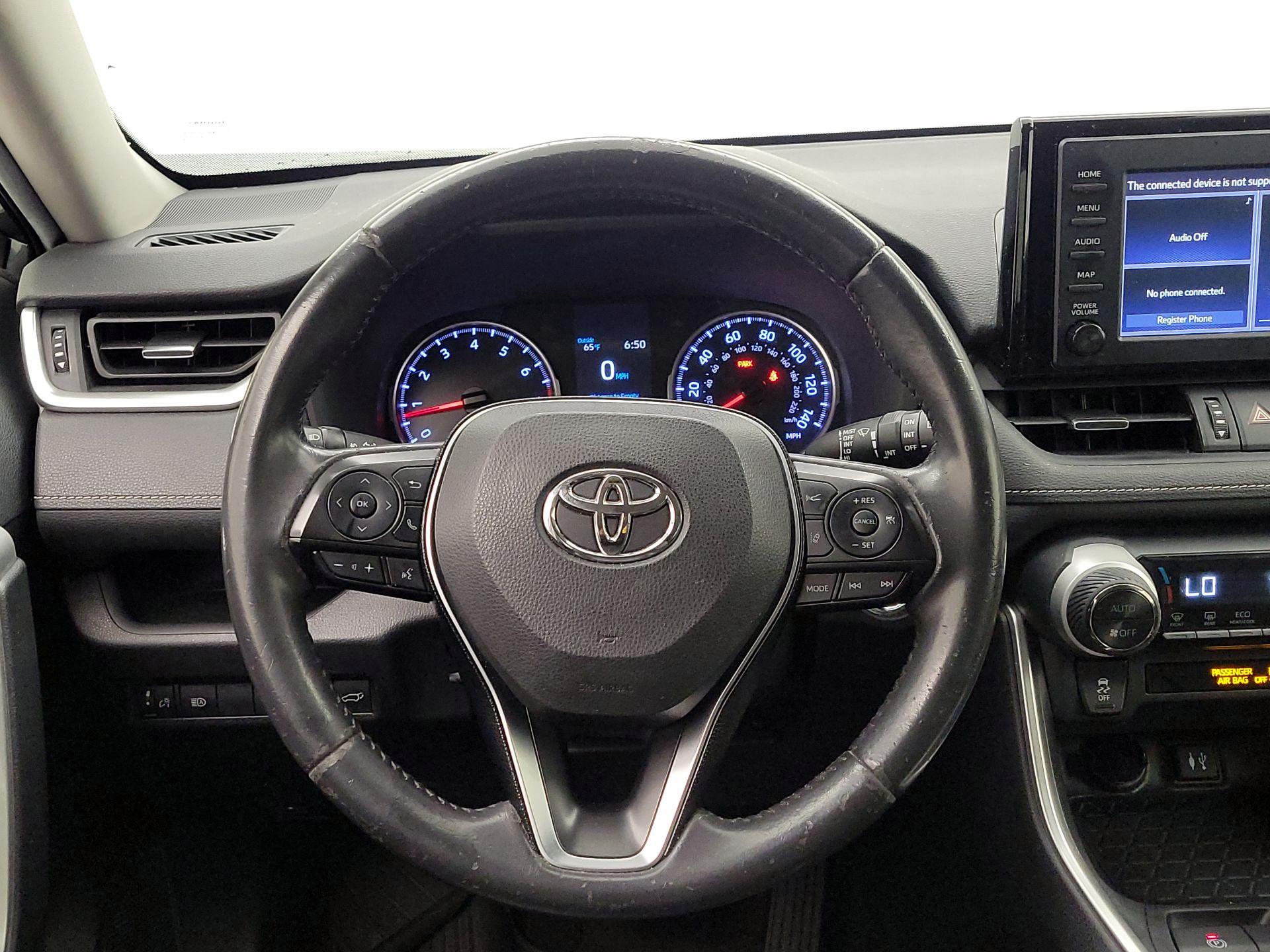 Thumbnail: 2019 Toyota RAV4 - 10