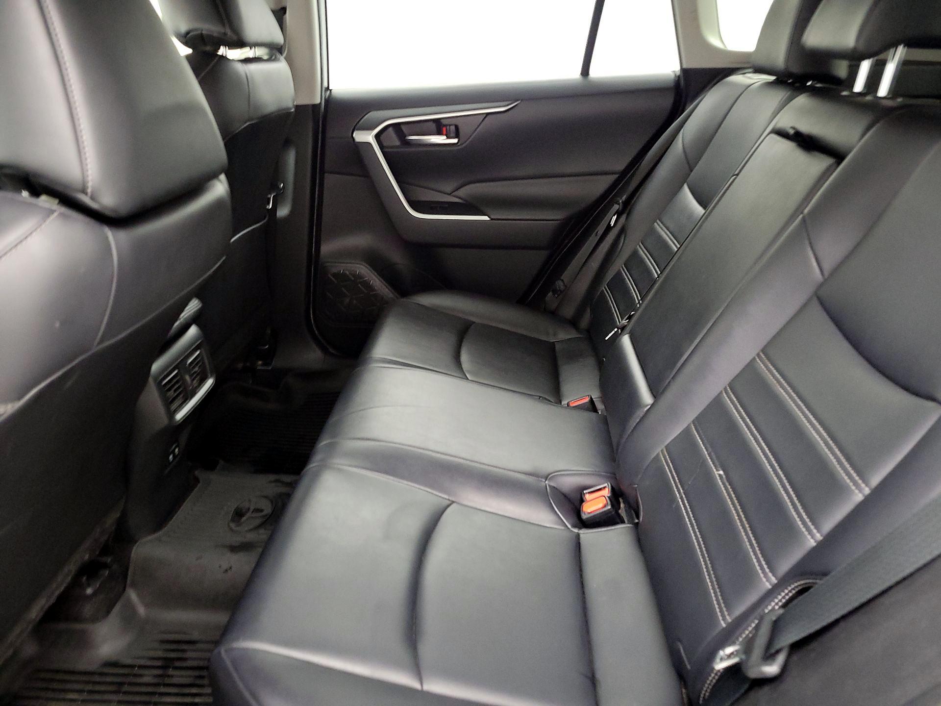 Thumbnail: 2019 Toyota RAV4 - 19