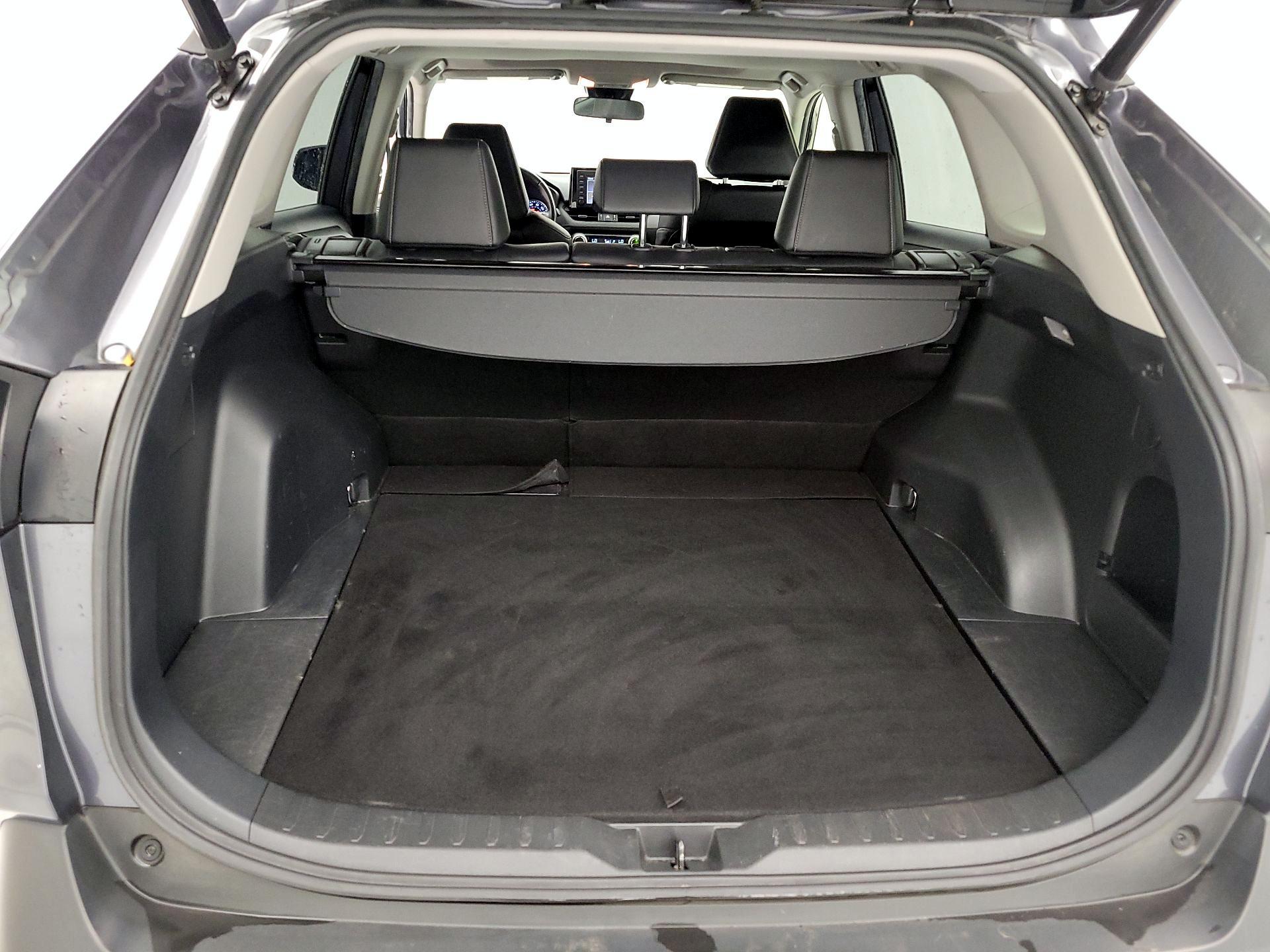 Thumbnail: 2019 Toyota RAV4 - 20