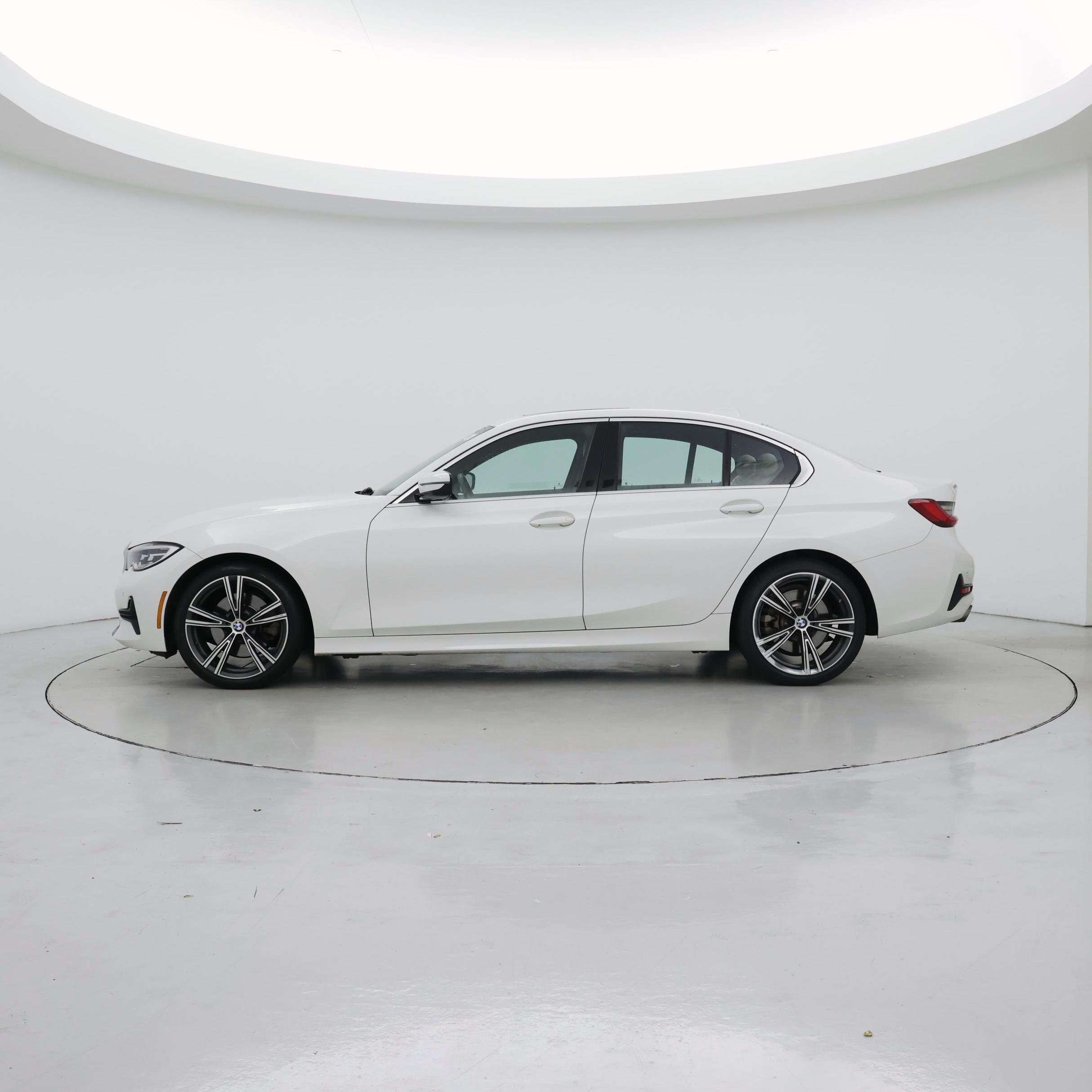 Thumbnail: 2021 BMW 3 Series - 3