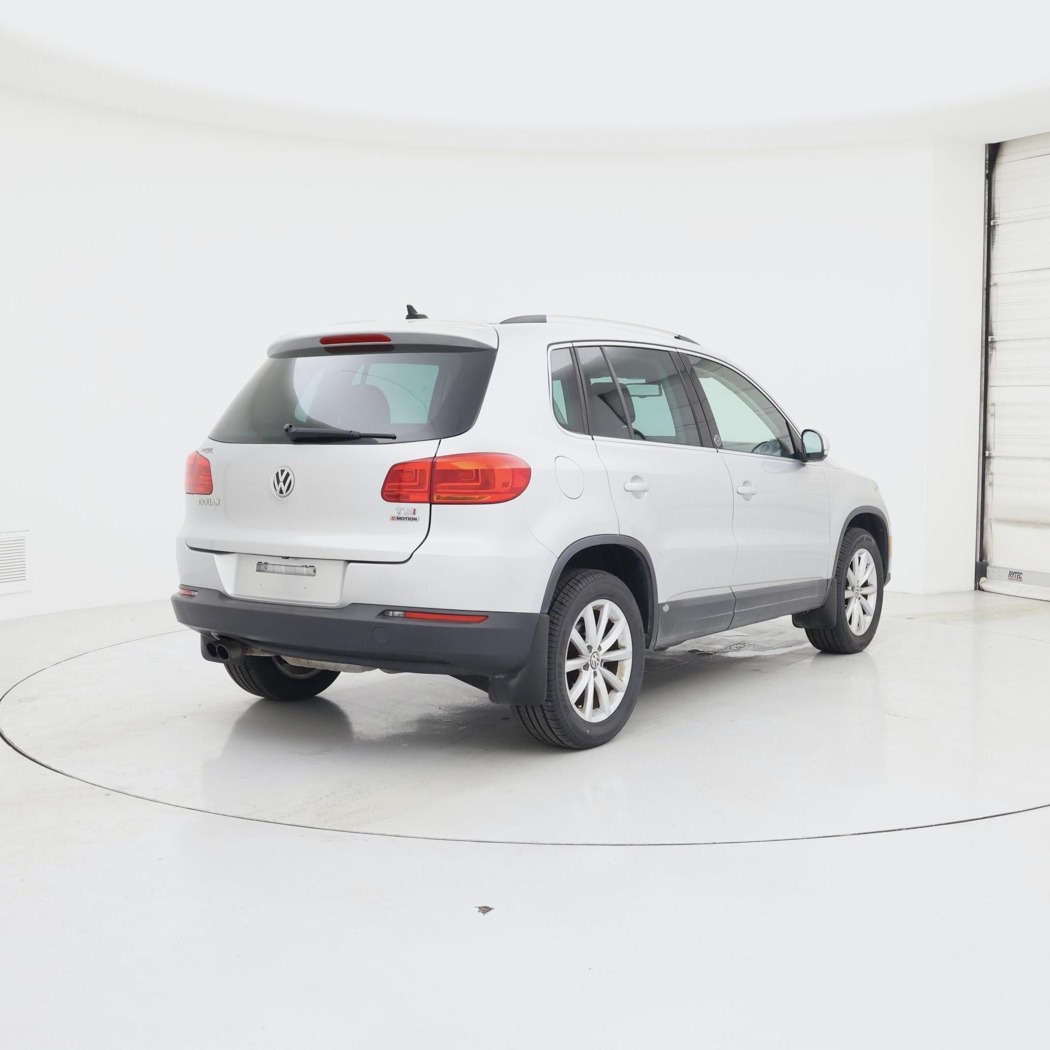 Thumbnail: 2017 Volkswagen Tiguan - 8