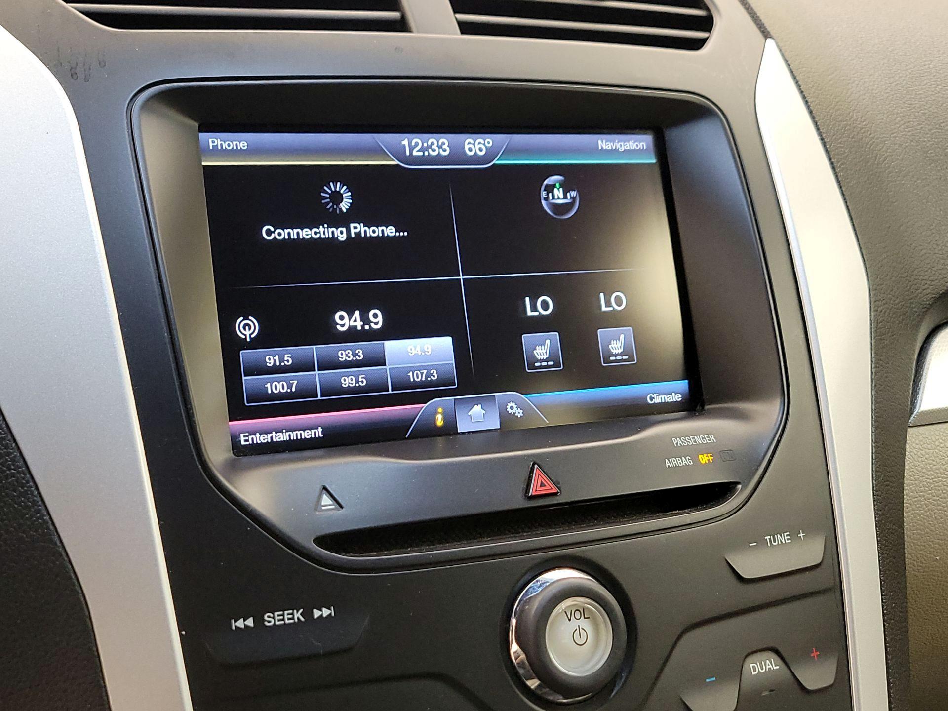 Thumbnail: 2015 Ford Explorer - 15