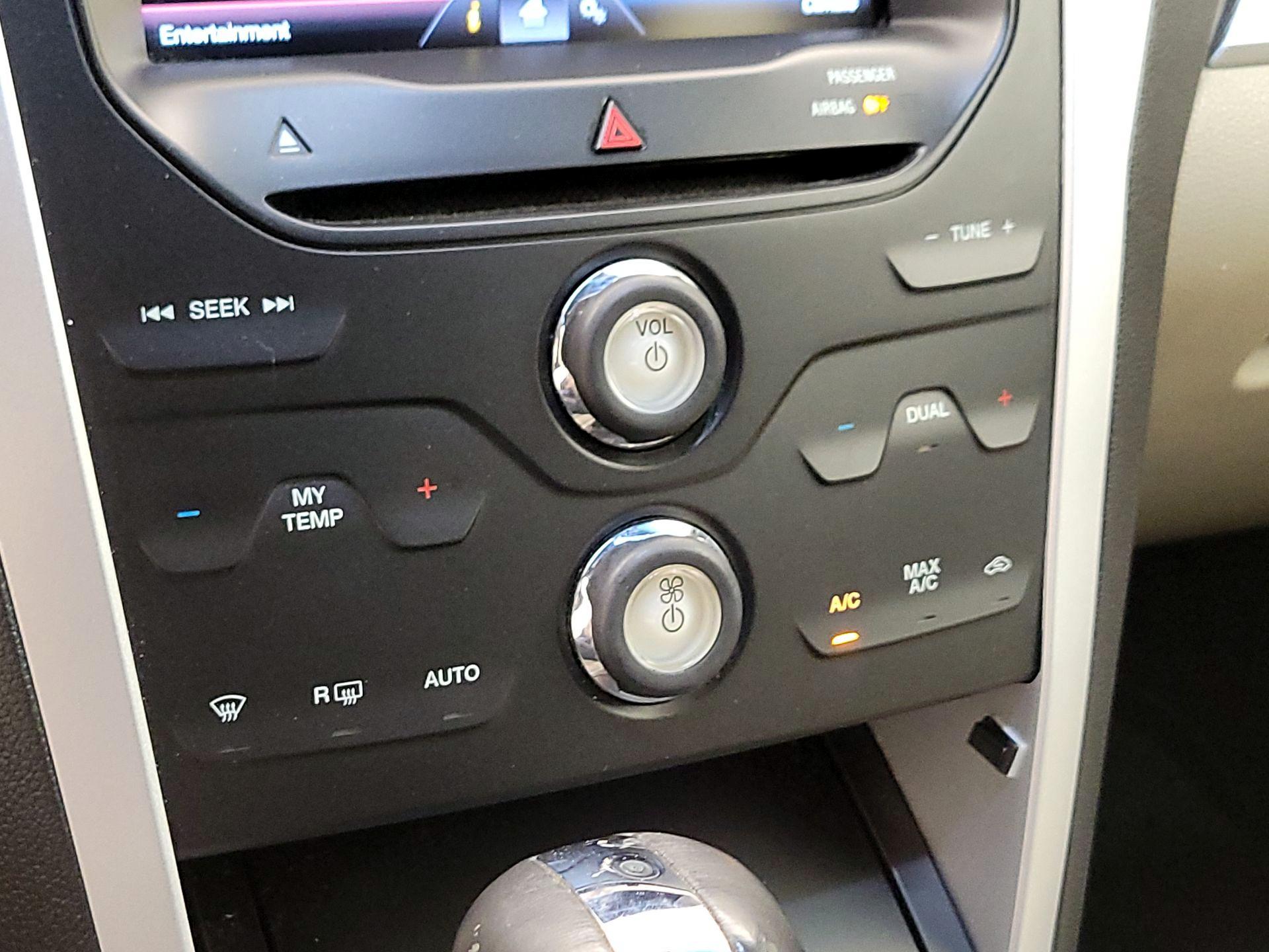 Thumbnail: 2015 Ford Explorer - 16