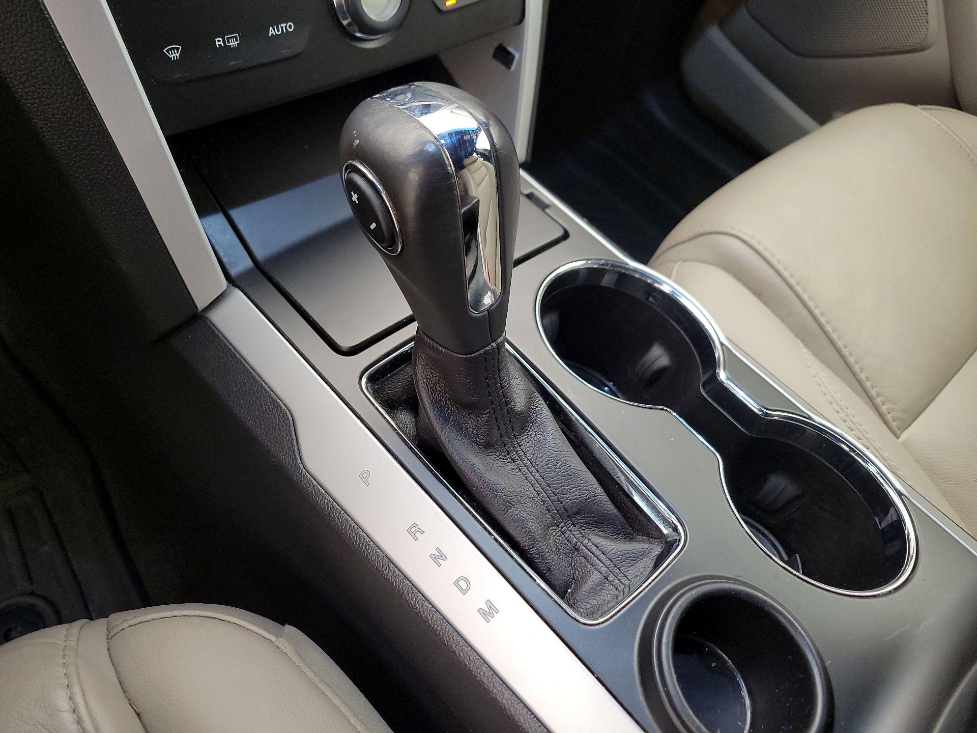 Thumbnail: 2015 Ford Explorer - 17