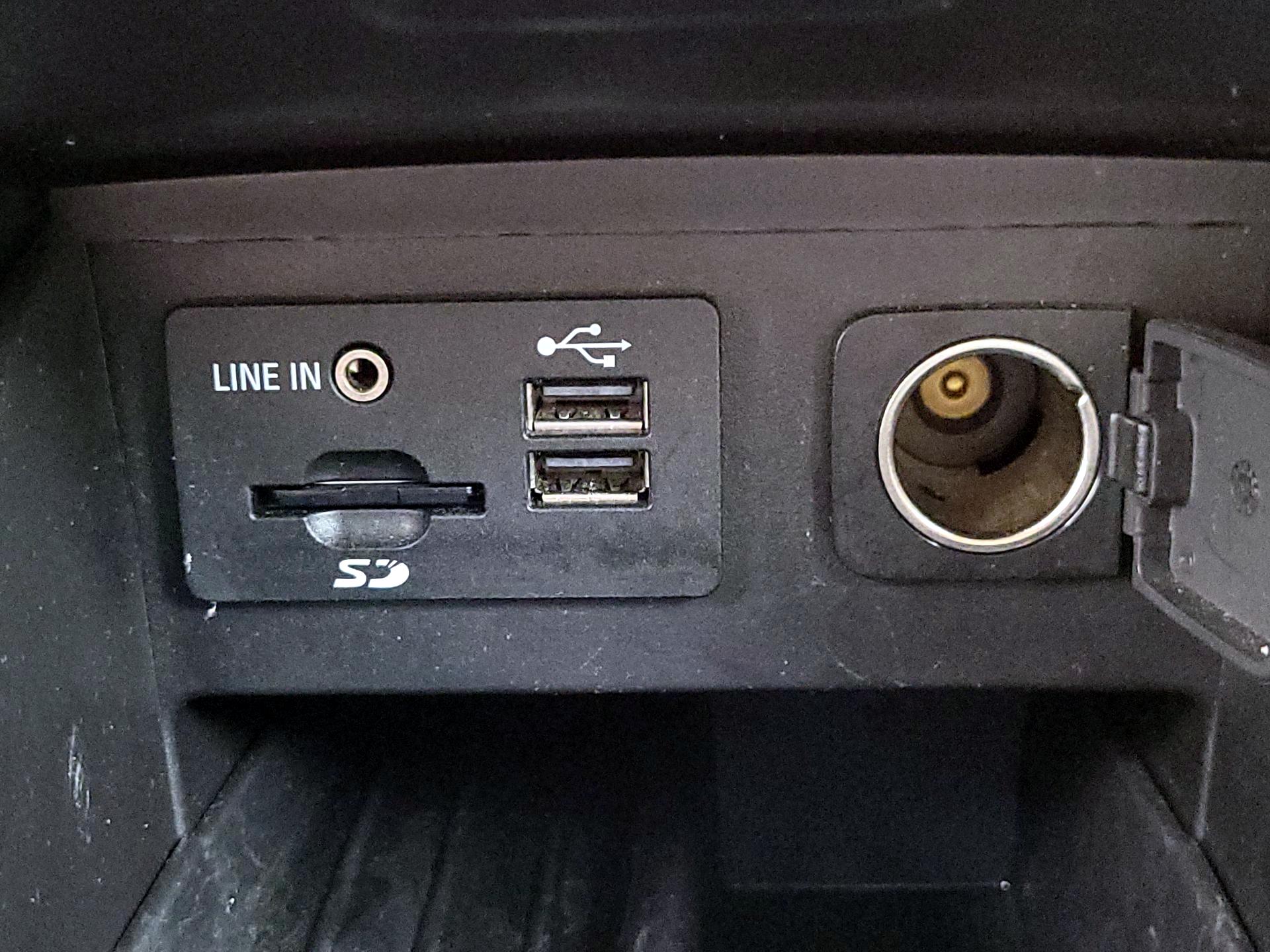 Thumbnail: 2015 Ford Explorer - 18