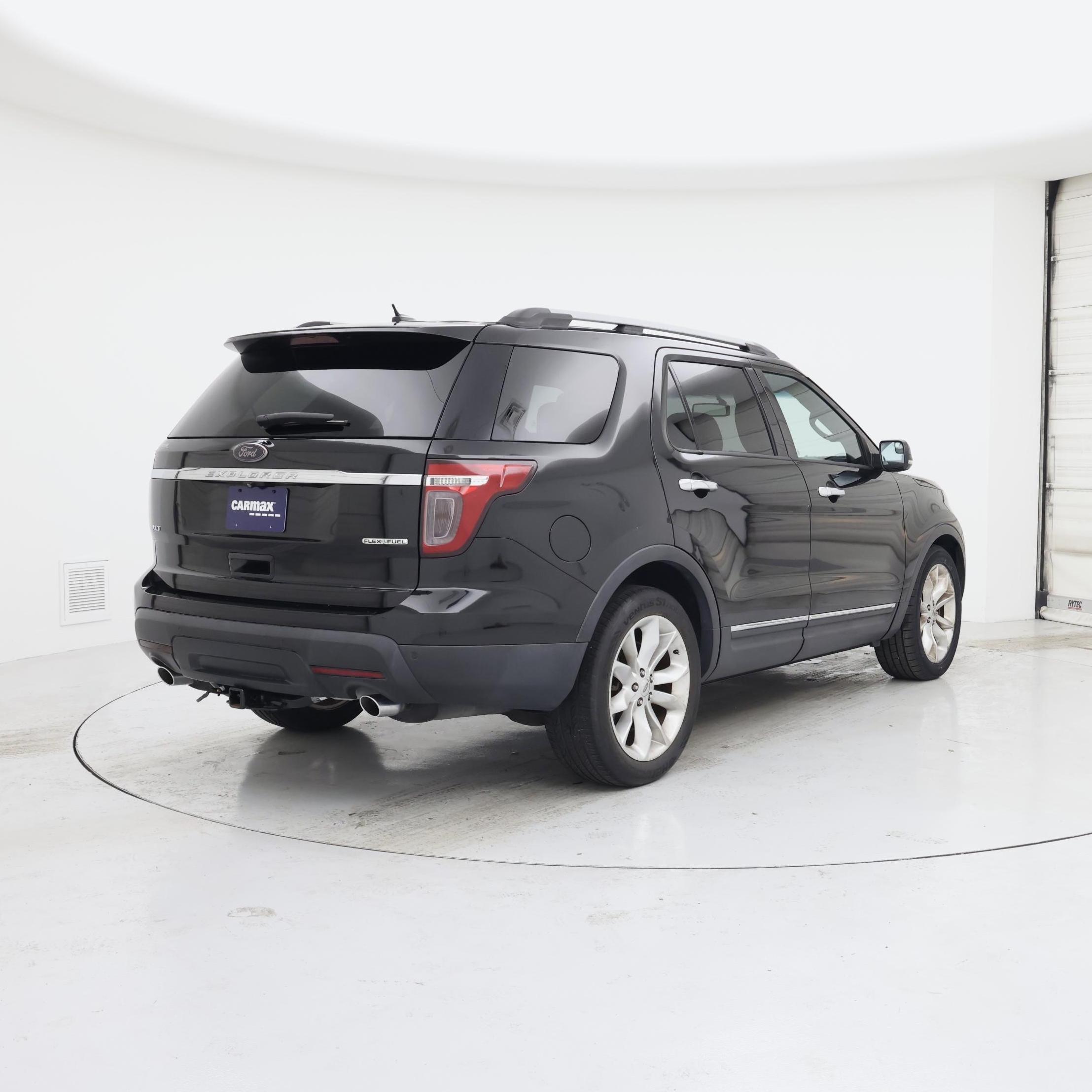 Thumbnail: 2015 Ford Explorer - 8