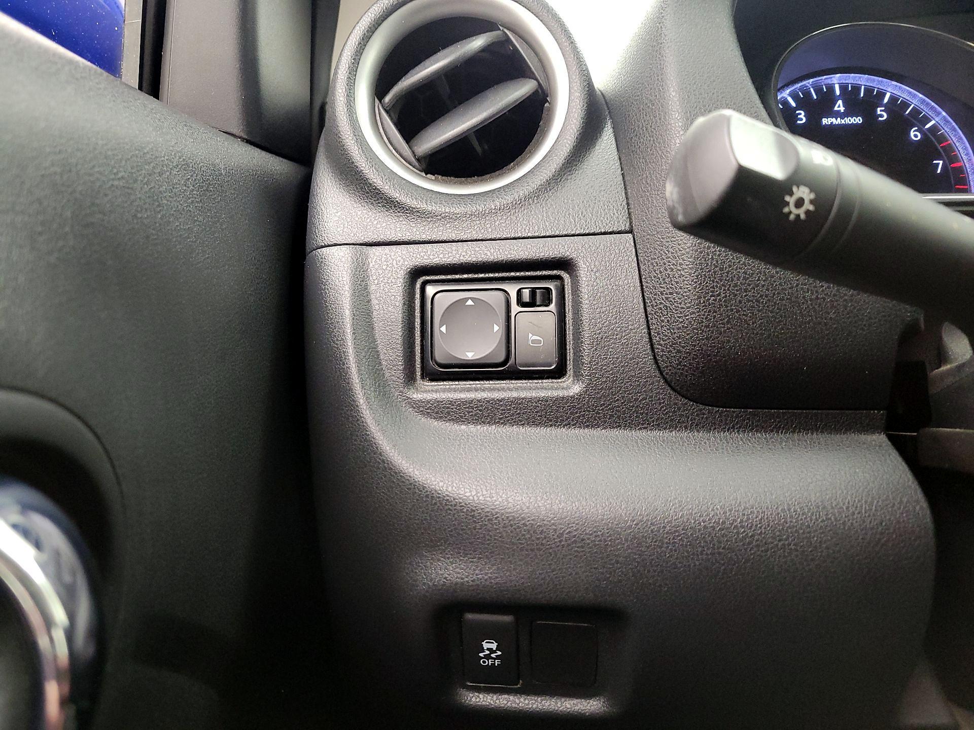 Thumbnail: 2016 Nissan Versa - 13