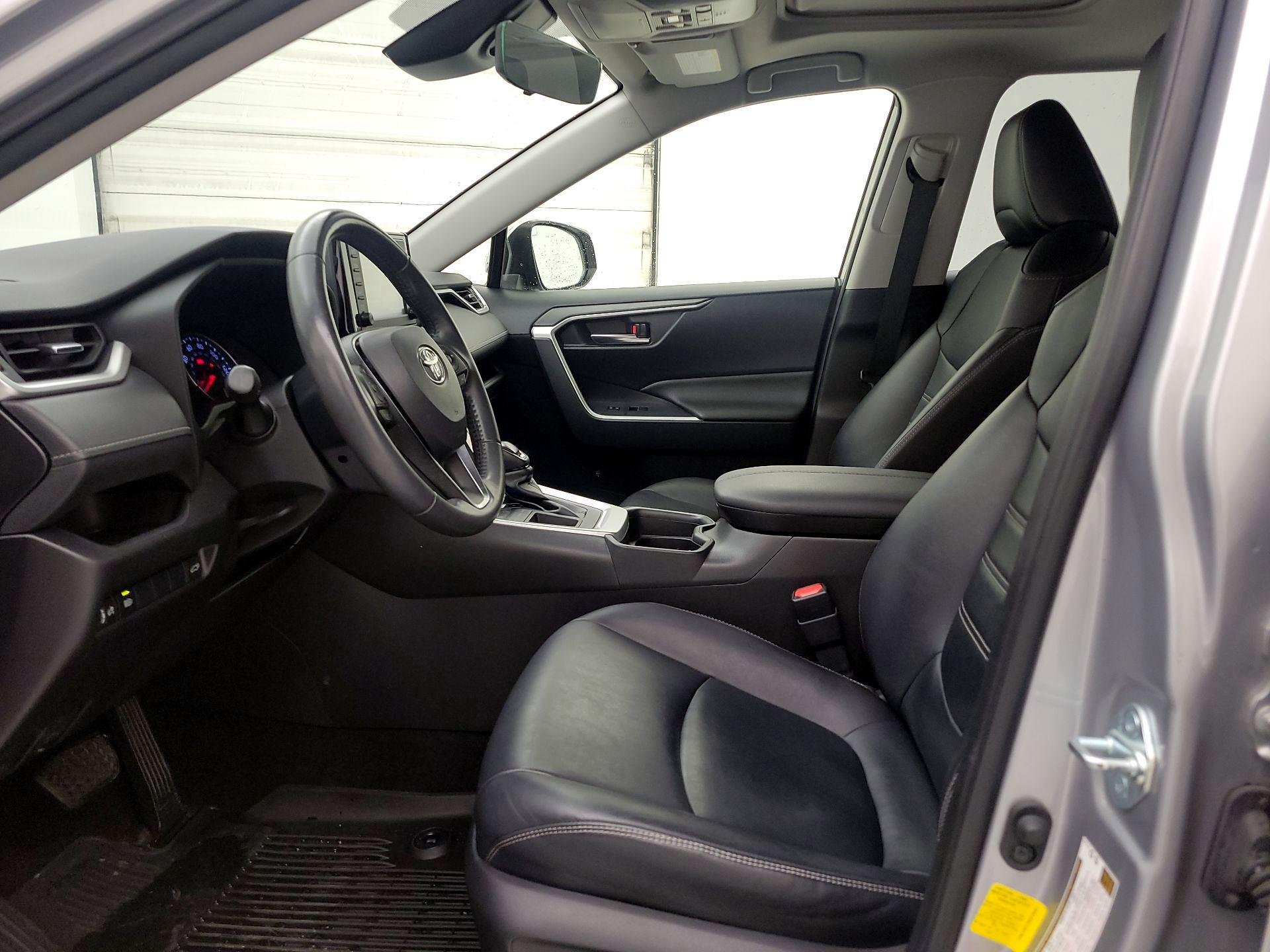 Thumbnail: 2019 Toyota RAV4 - 11