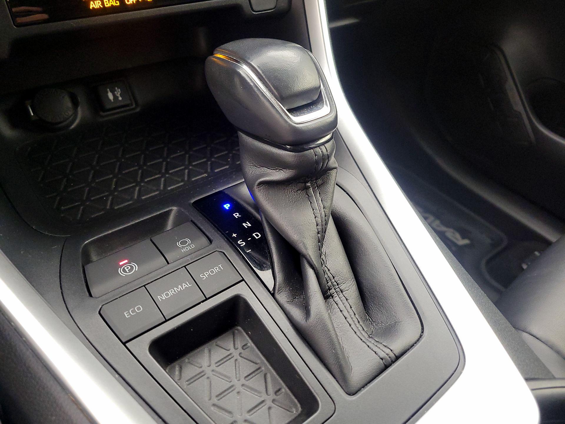 Thumbnail: 2019 Toyota RAV4 - 17