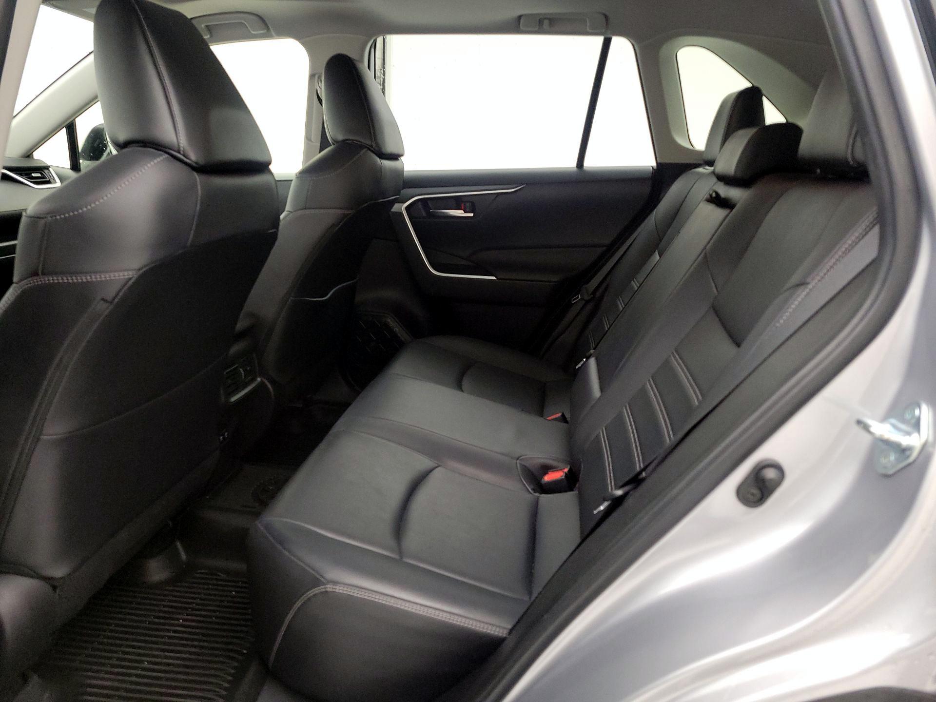 Thumbnail: 2019 Toyota RAV4 - 19