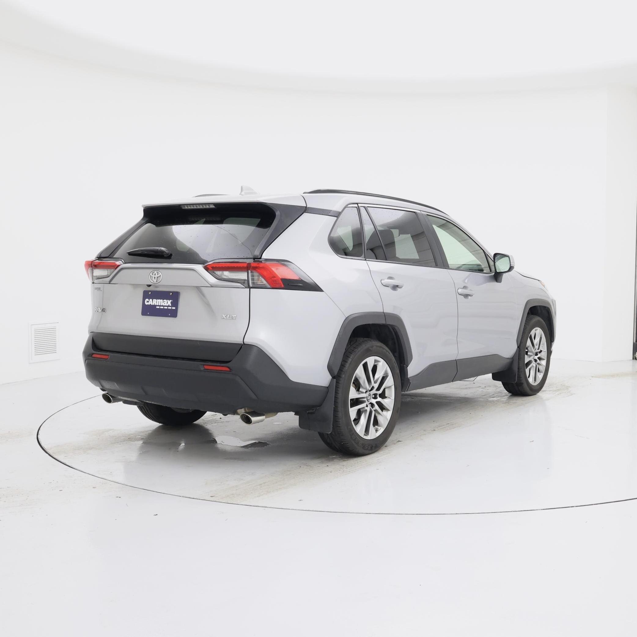 Thumbnail: 2019 Toyota RAV4 - 8