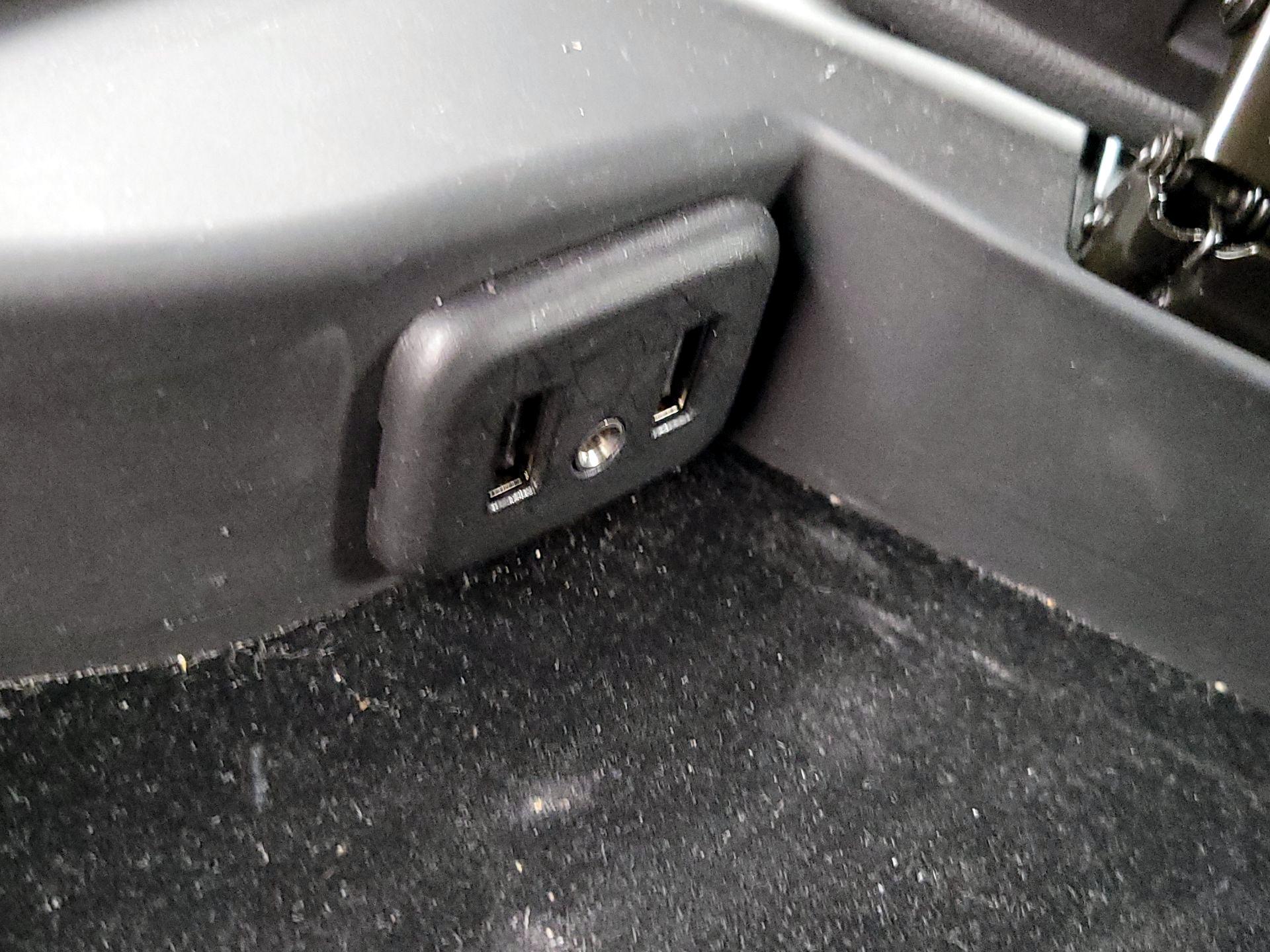 Thumbnail: 2019 Chevrolet Corvette - 18