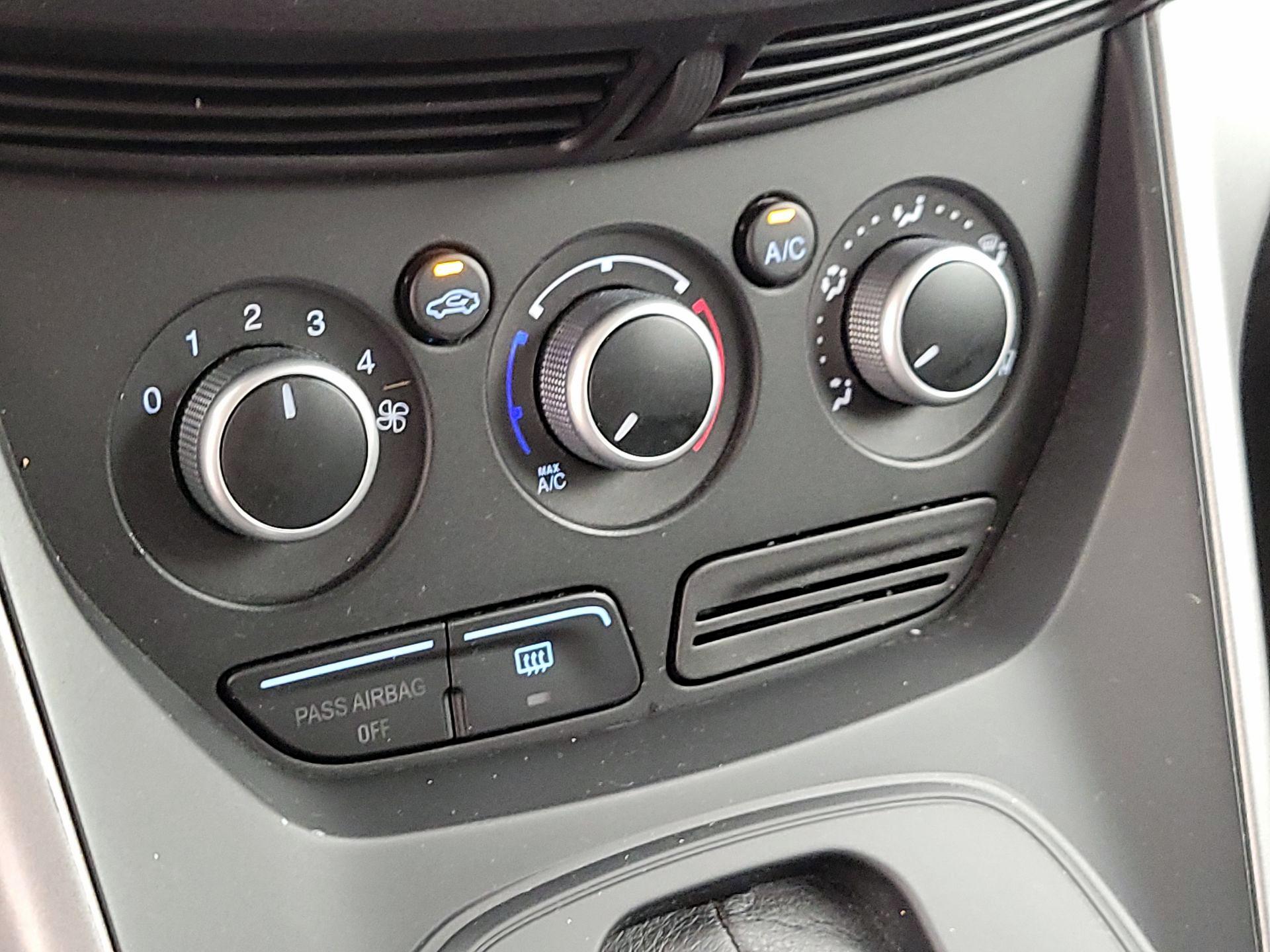 Thumbnail: 2014 Ford Escape - 16