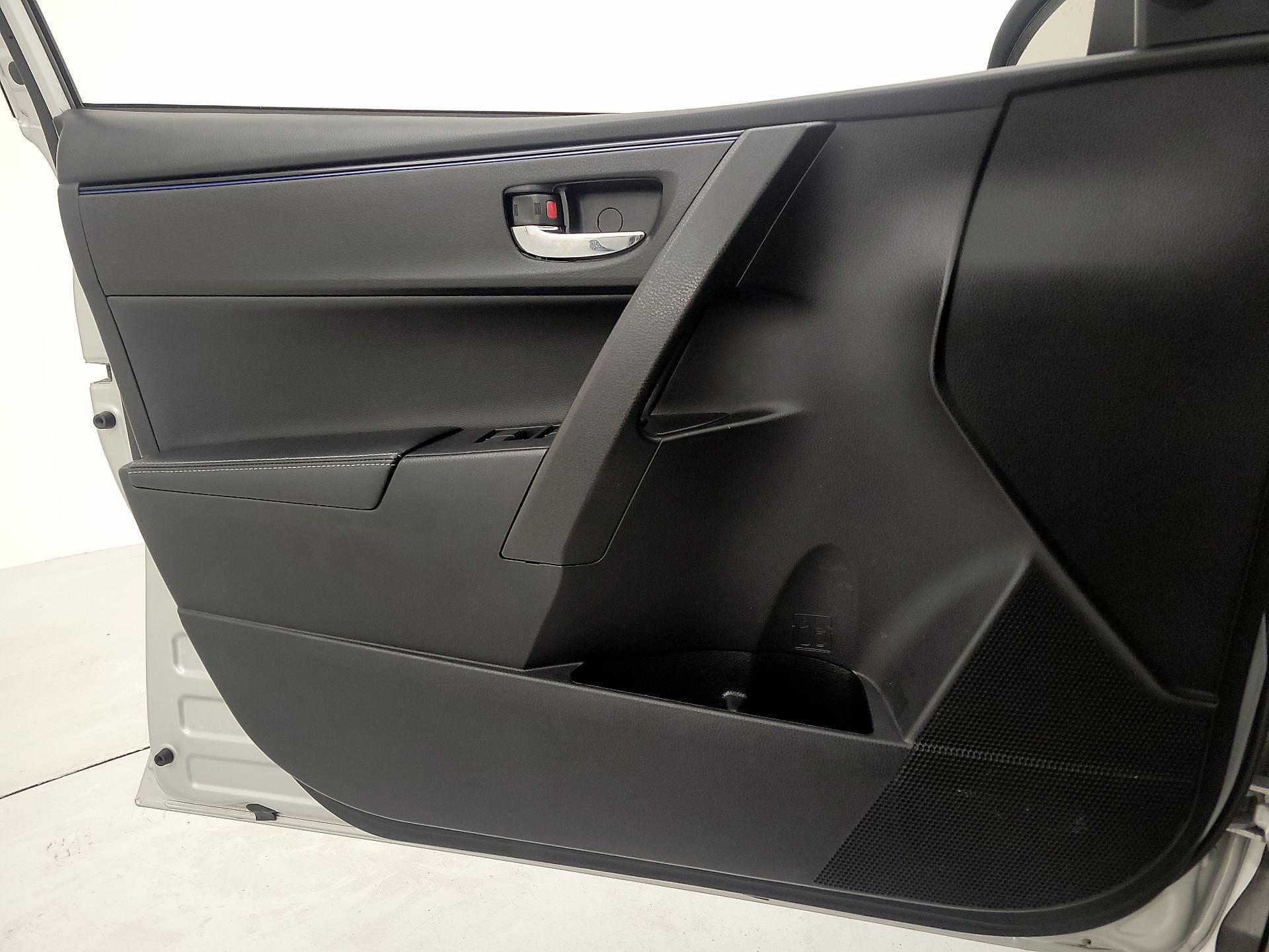 Thumbnail: 2018 Toyota Corolla - 12