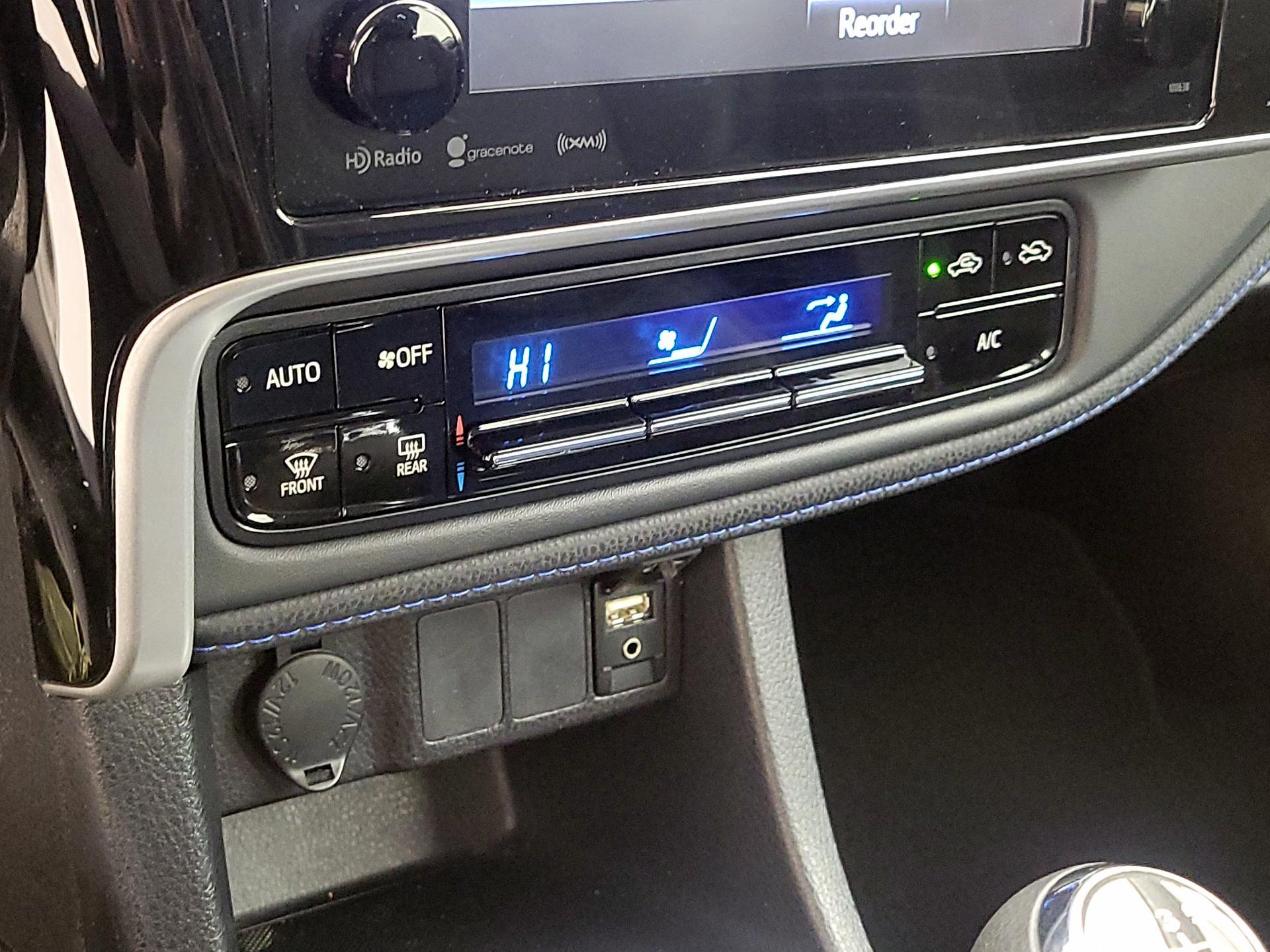 Thumbnail: 2018 Toyota Corolla - 16