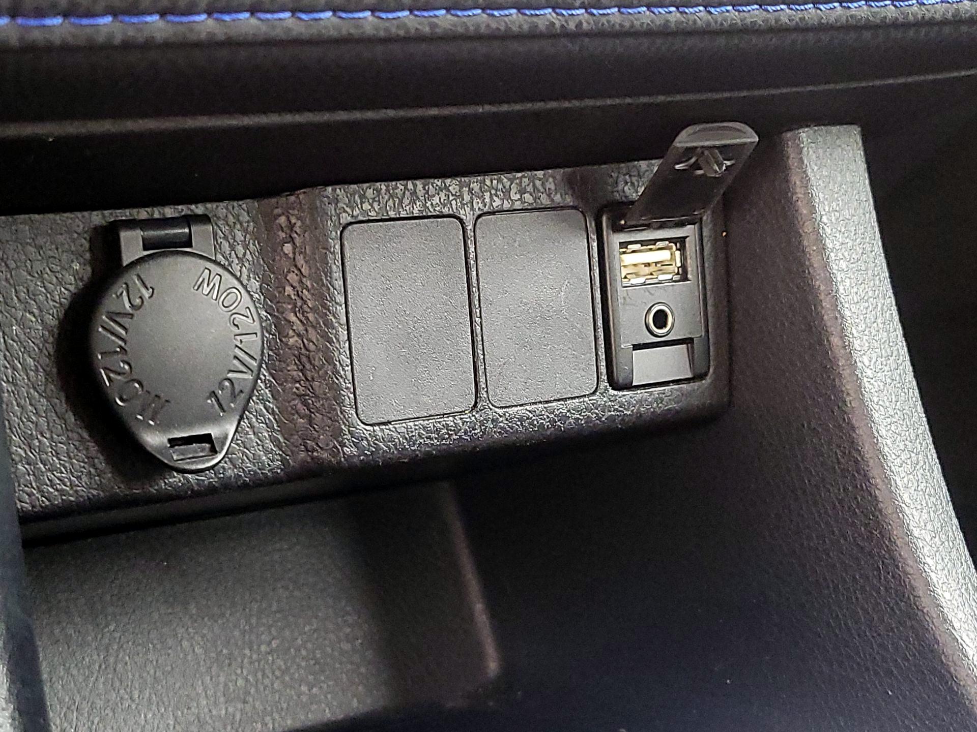 Thumbnail: 2018 Toyota Corolla - 18