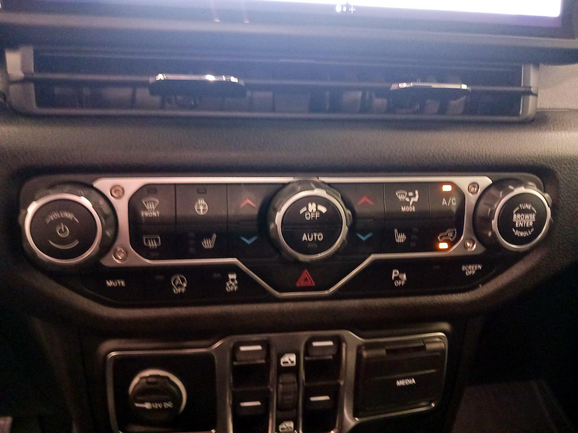 Thumbnail: 2024 Jeep Wrangler - 16