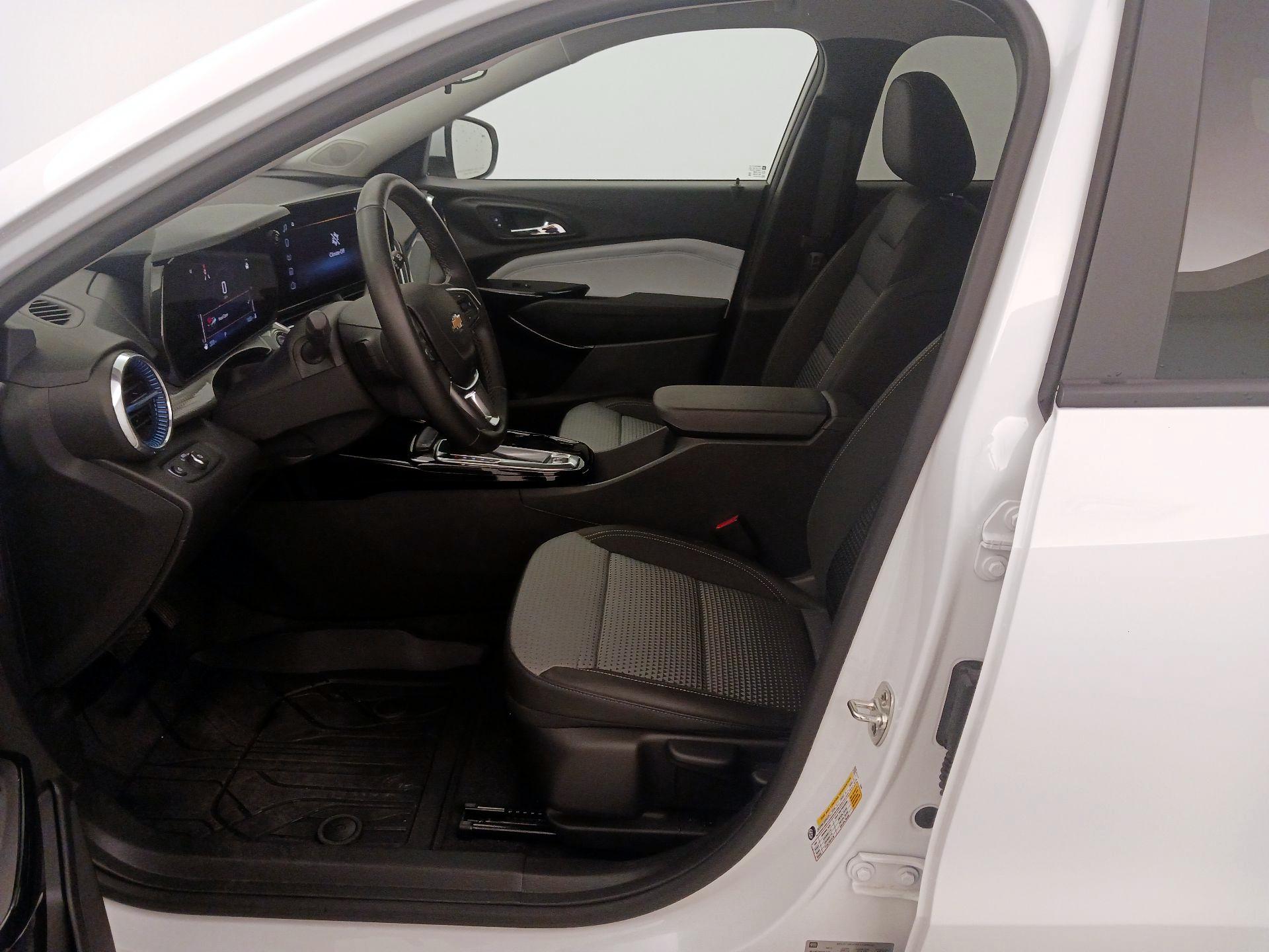 Thumbnail: 2024 Chevrolet Trax - 11