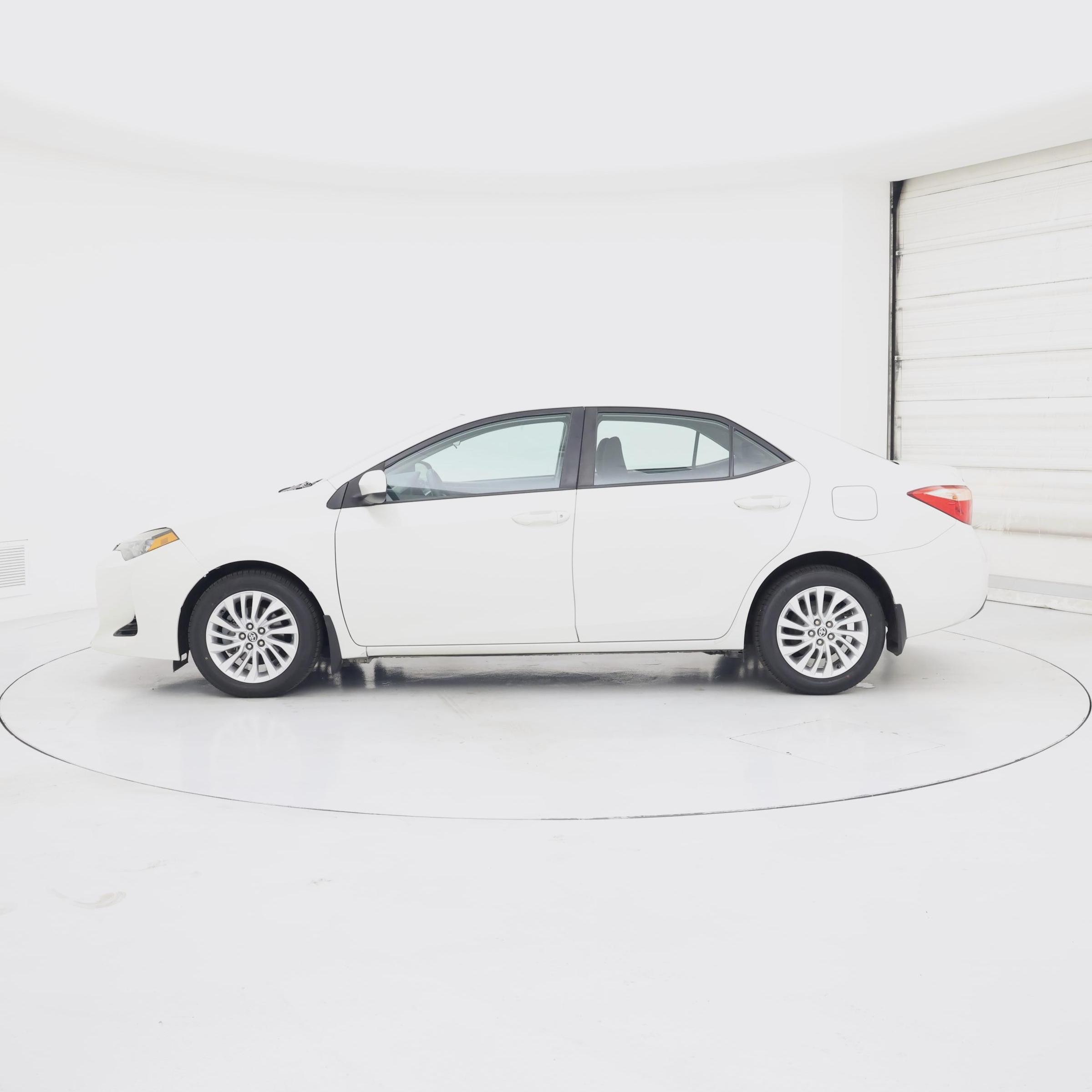 Thumbnail: 2018 Toyota Corolla - 3