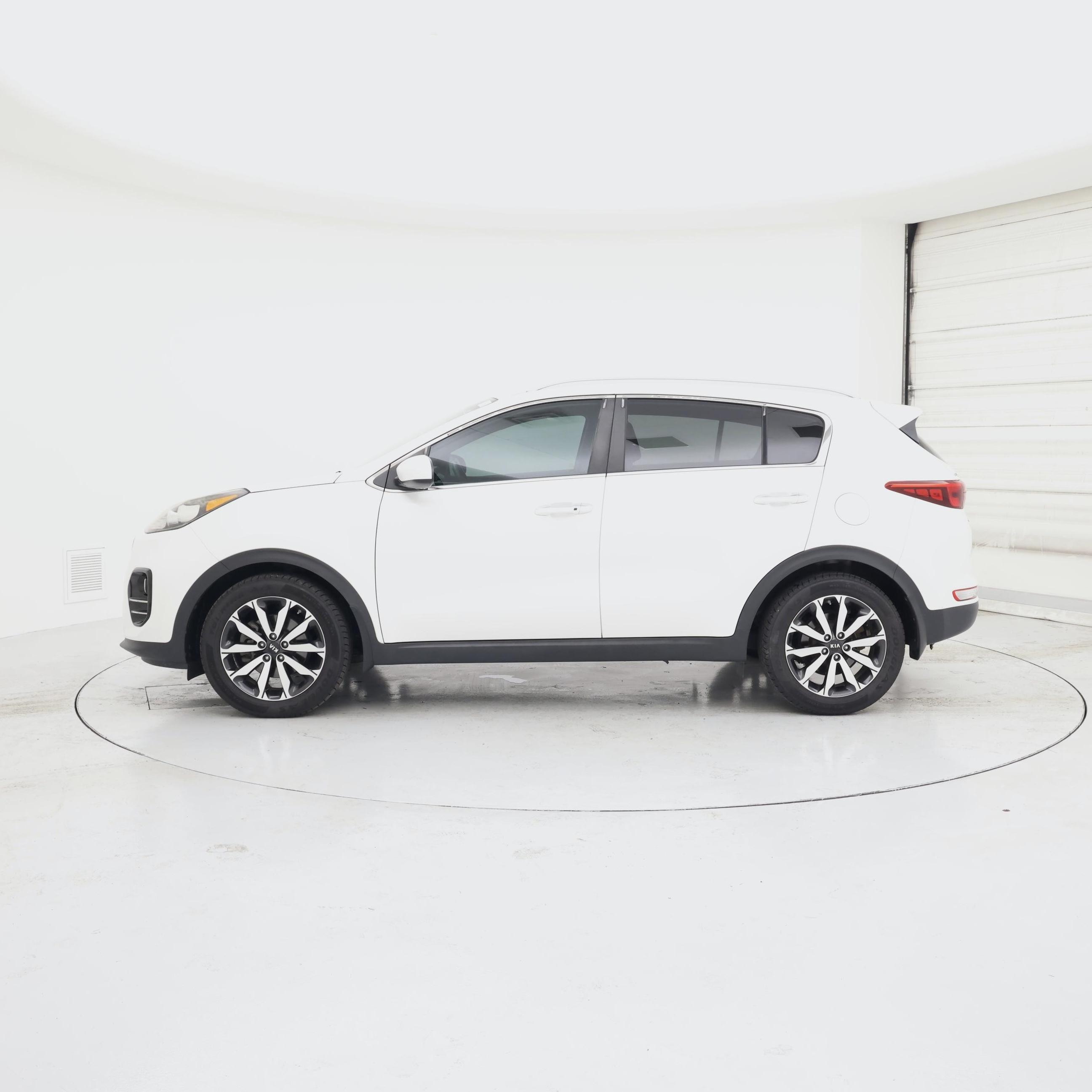 Thumbnail: 2017 Kia Sportage - 3