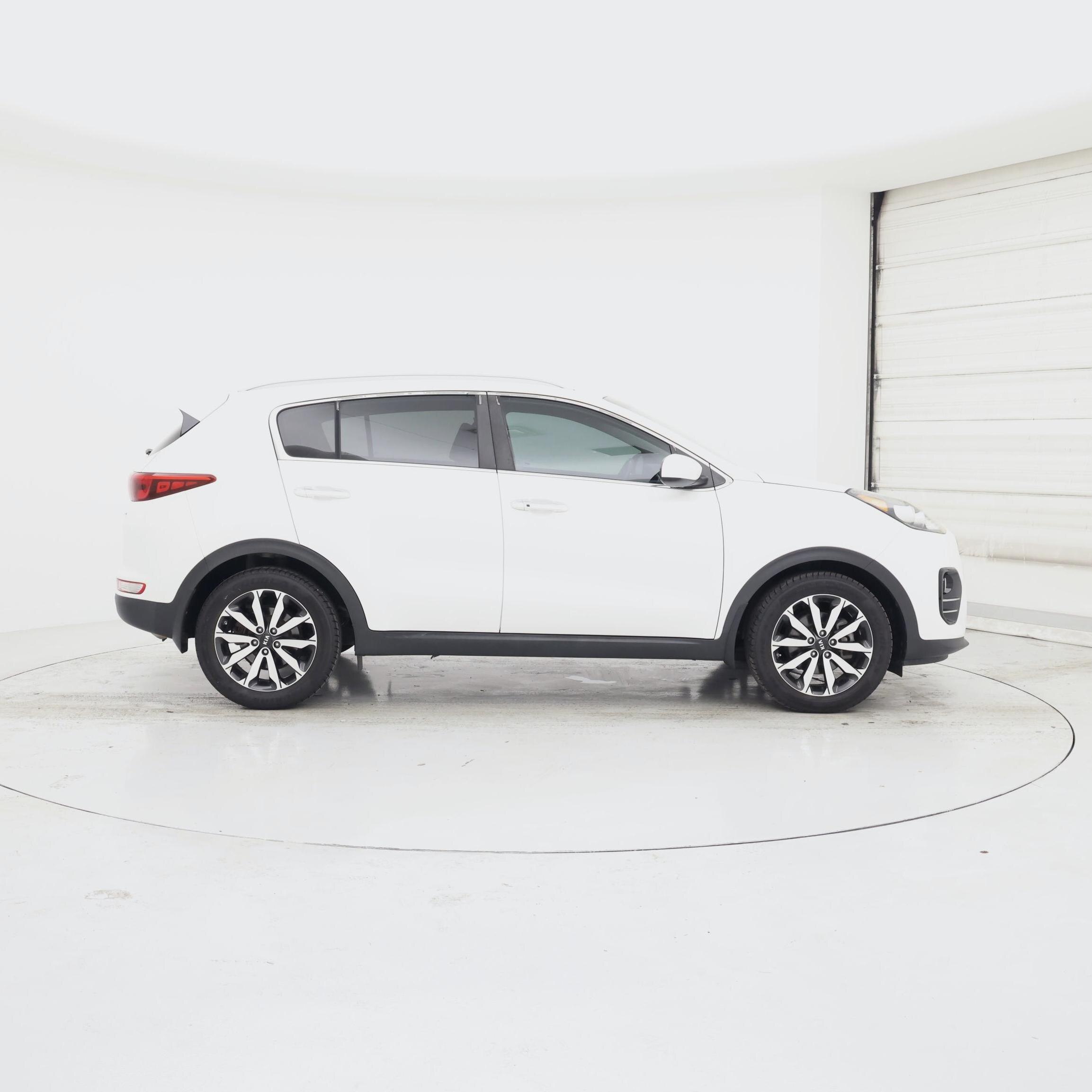 Thumbnail: 2017 Kia Sportage - 7