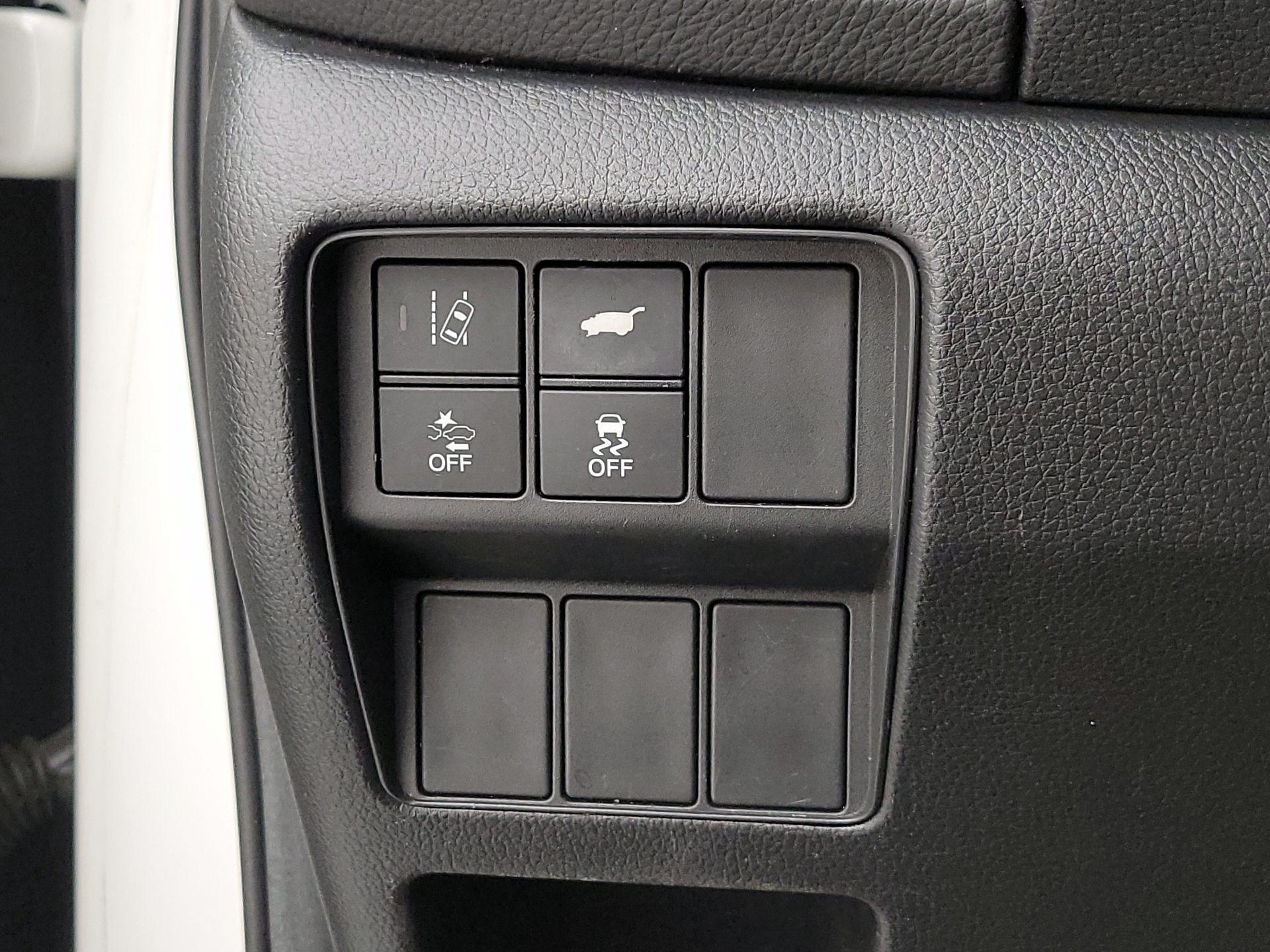 Thumbnail: 2017 Honda CR-V - 13