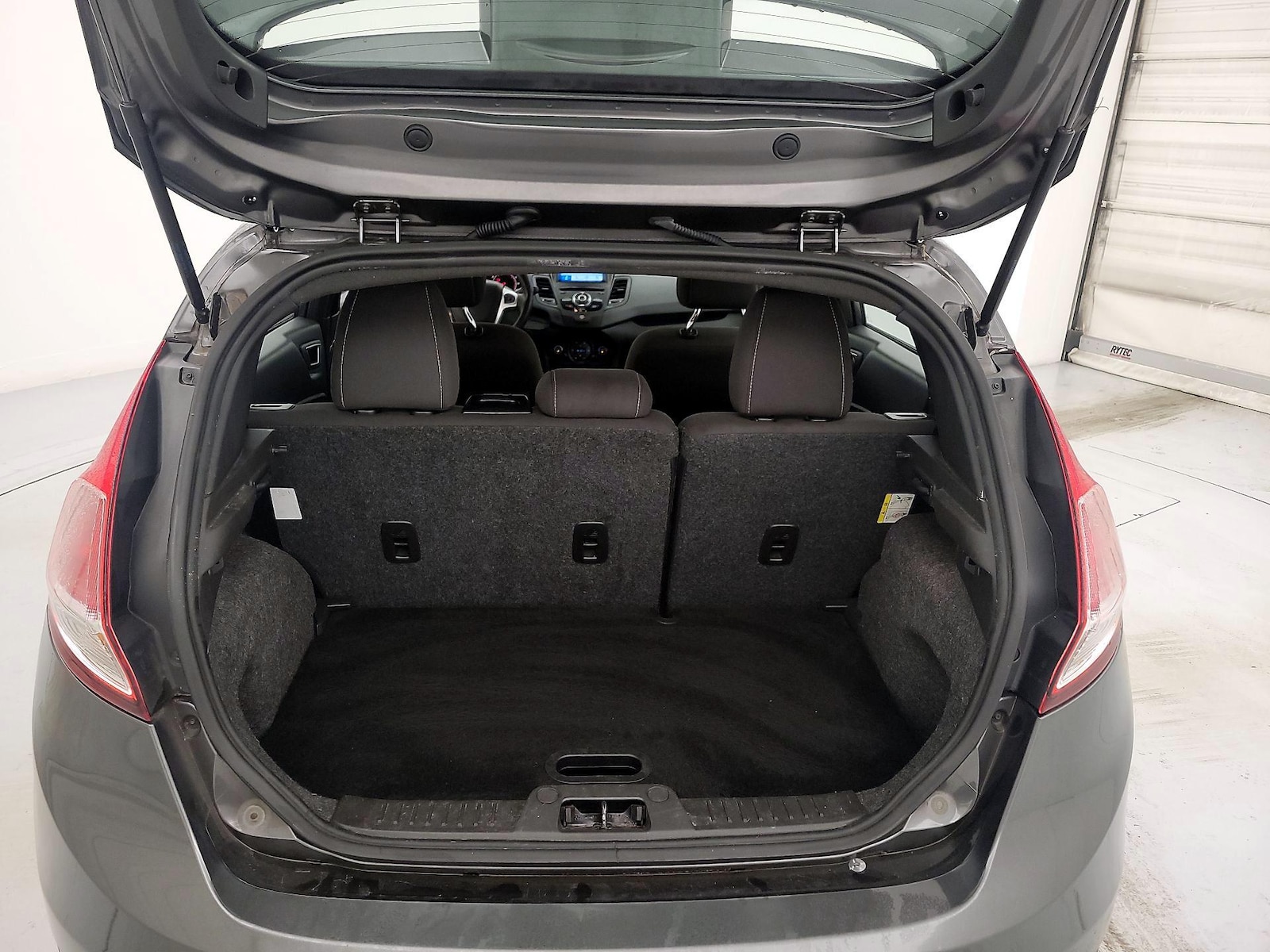 2016 Ford Fiesta ST - Photo 17