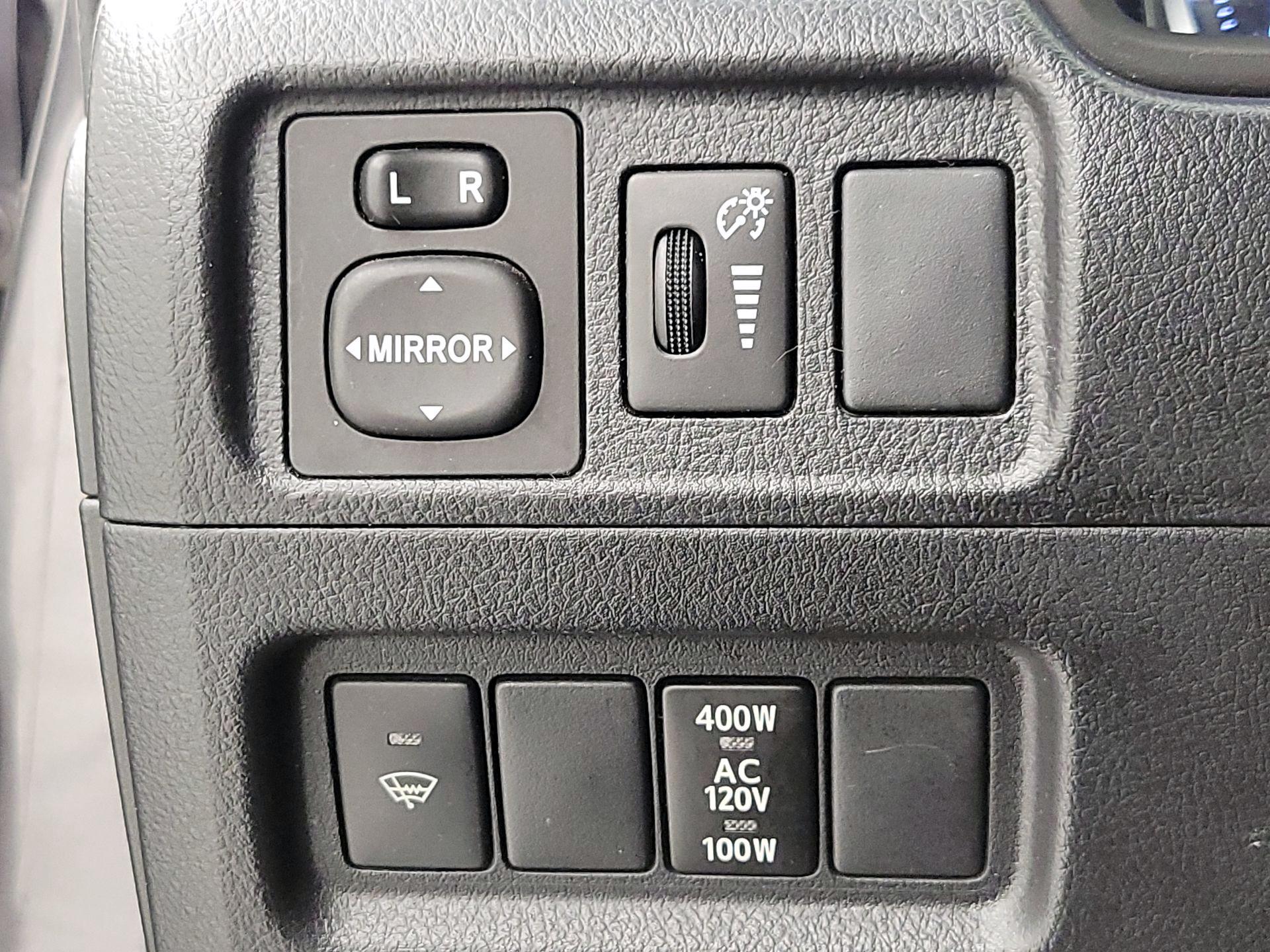 Thumbnail: 2016 Toyota 4Runner - 13