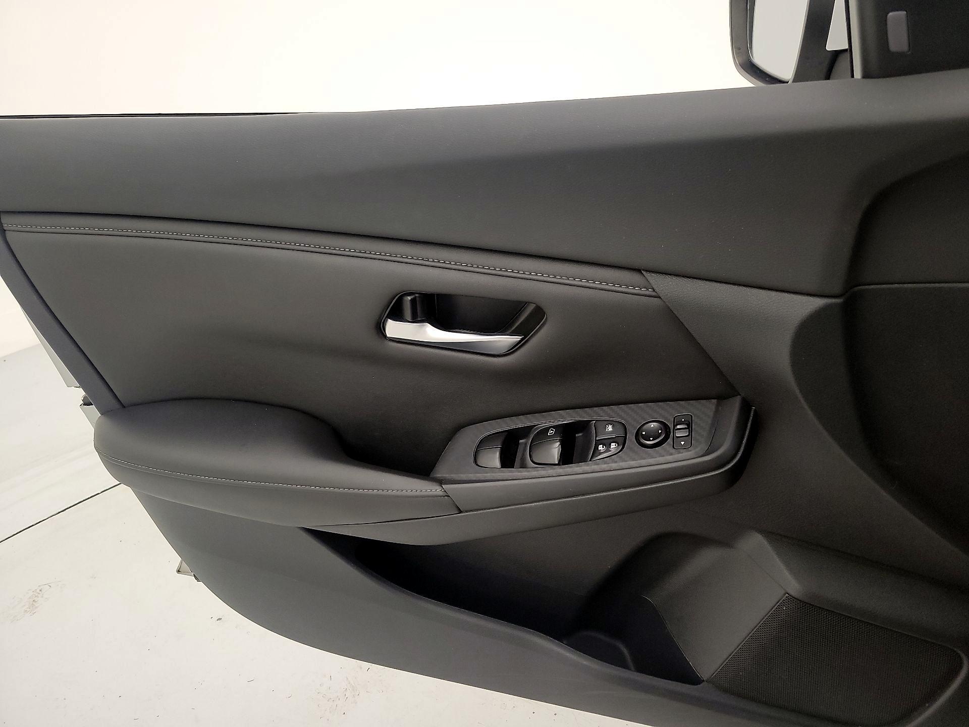 Thumbnail: 2021 Nissan Sentra - 12