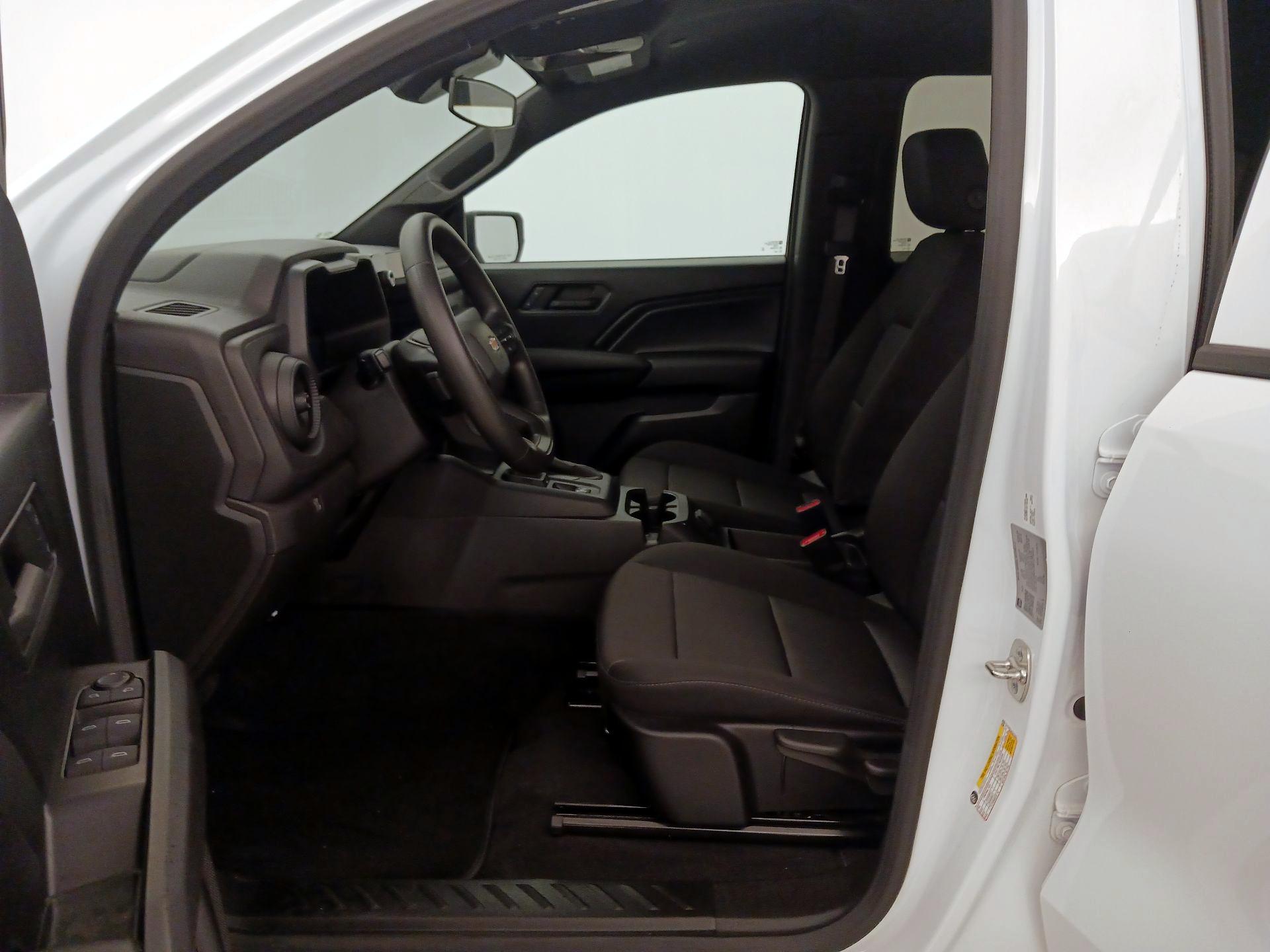 Thumbnail: 2024 Chevrolet Colorado - 11