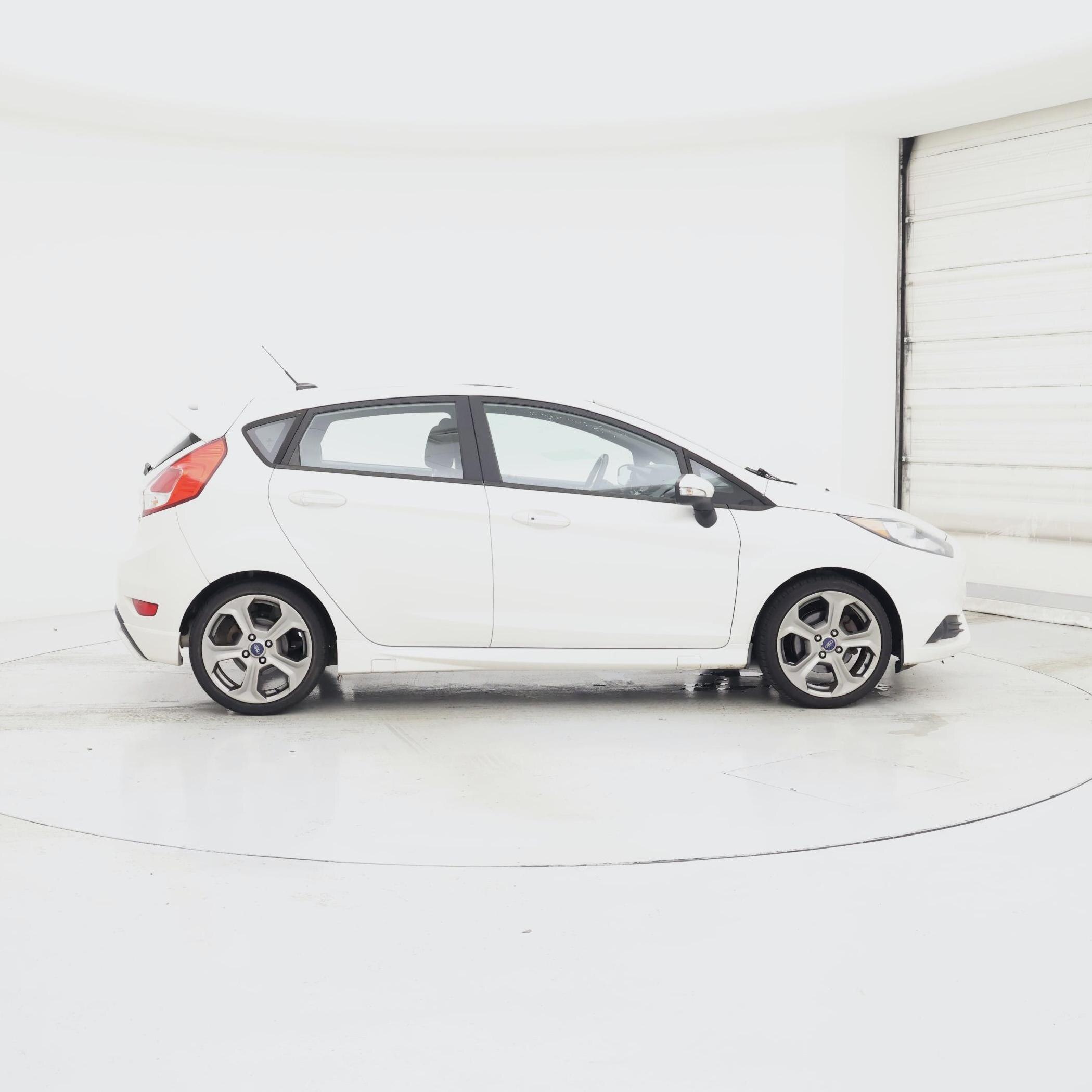 Thumbnail: 2018 Ford Fiesta - 7