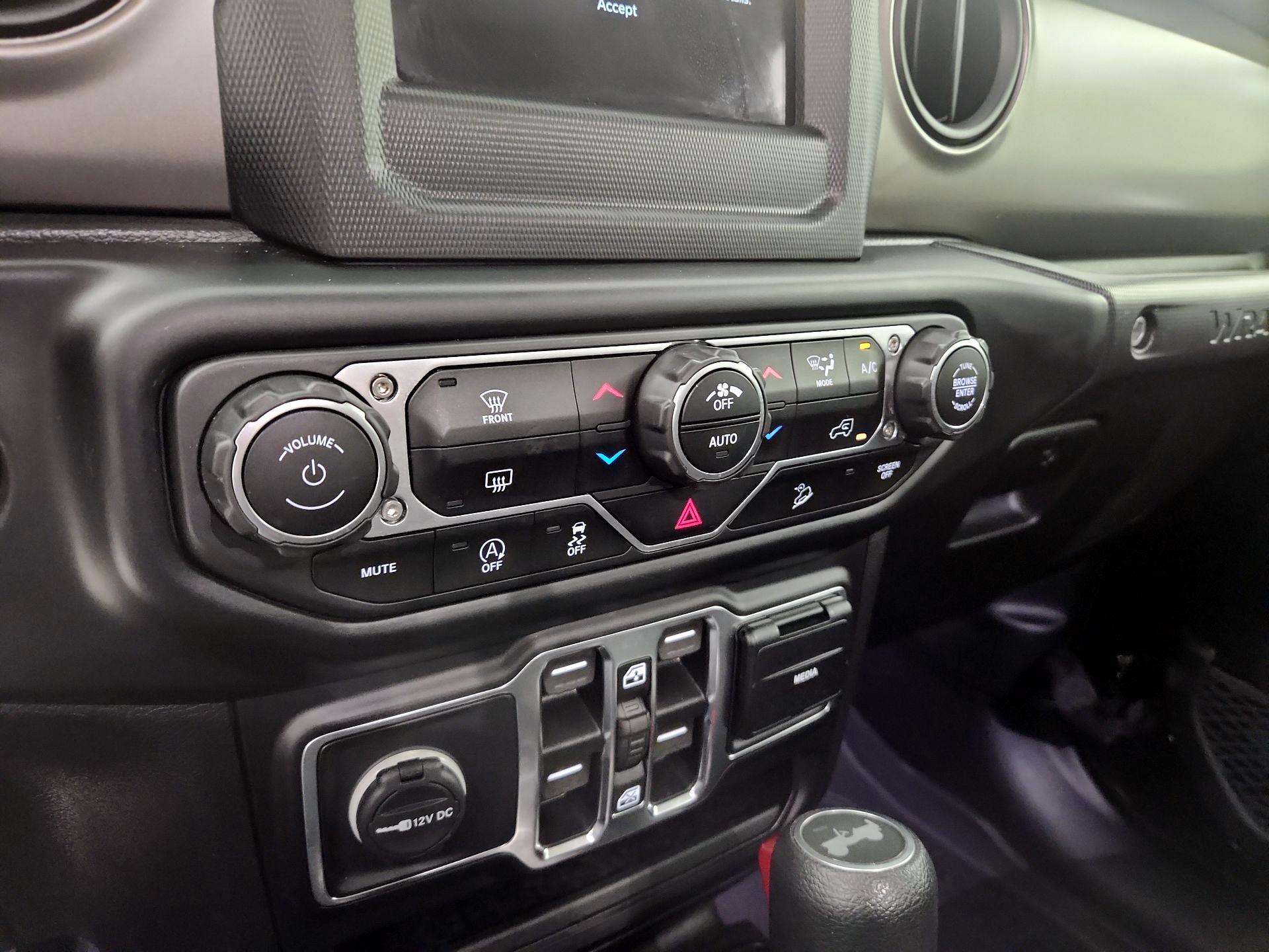Thumbnail: 2021 Jeep Wrangler - 14