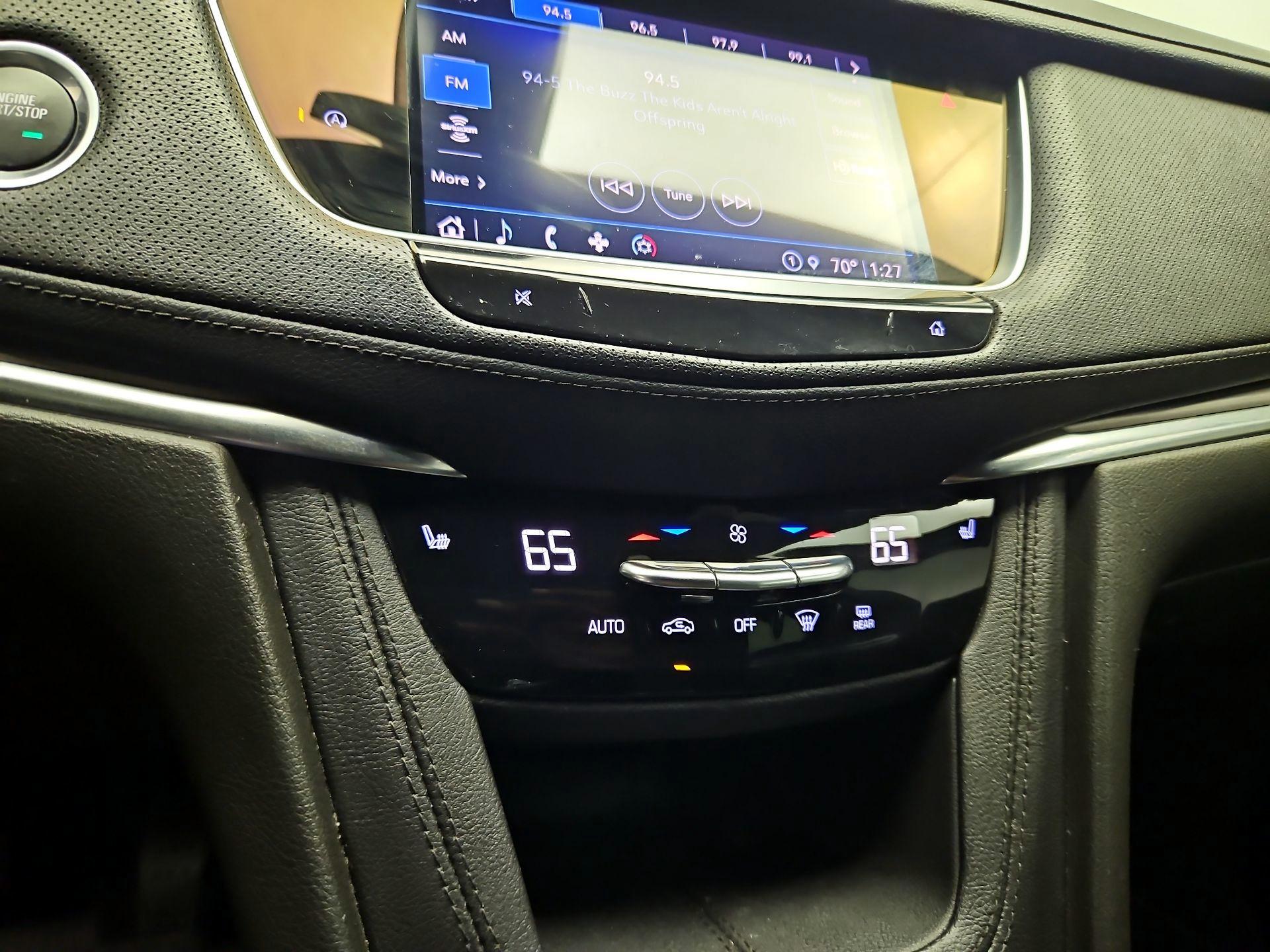 Thumbnail: 2022 Cadillac XT5 - 15
