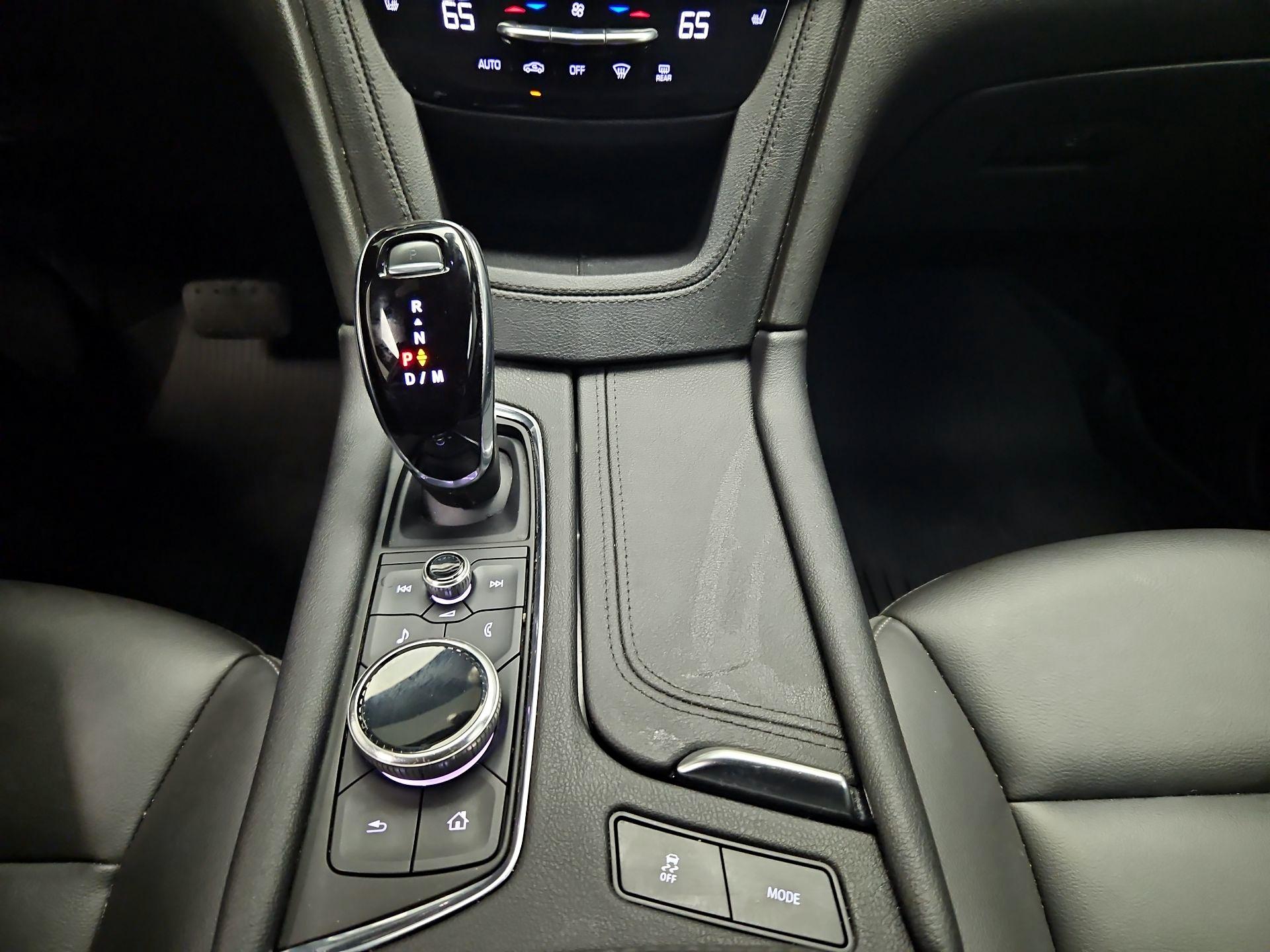Thumbnail: 2022 Cadillac XT5 - 16
