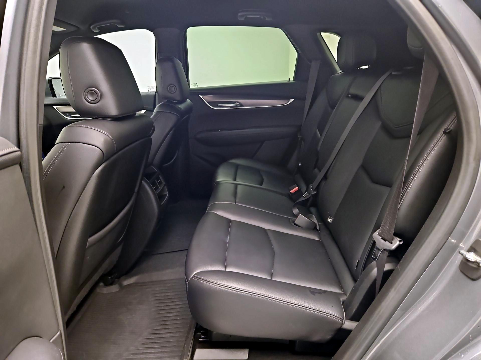 Thumbnail: 2022 Cadillac XT5 - 17