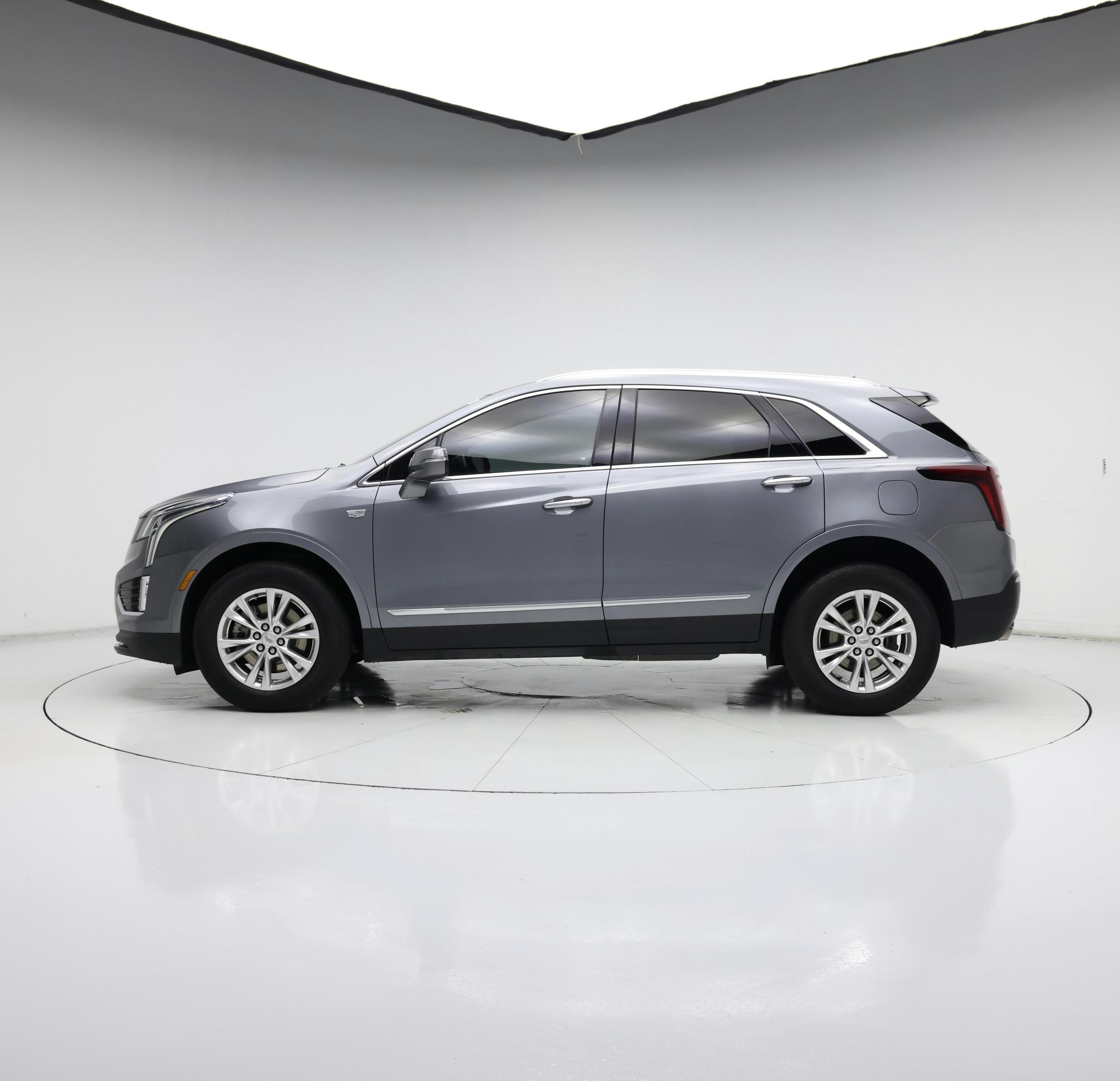 Thumbnail: 2022 Cadillac XT5 - 3