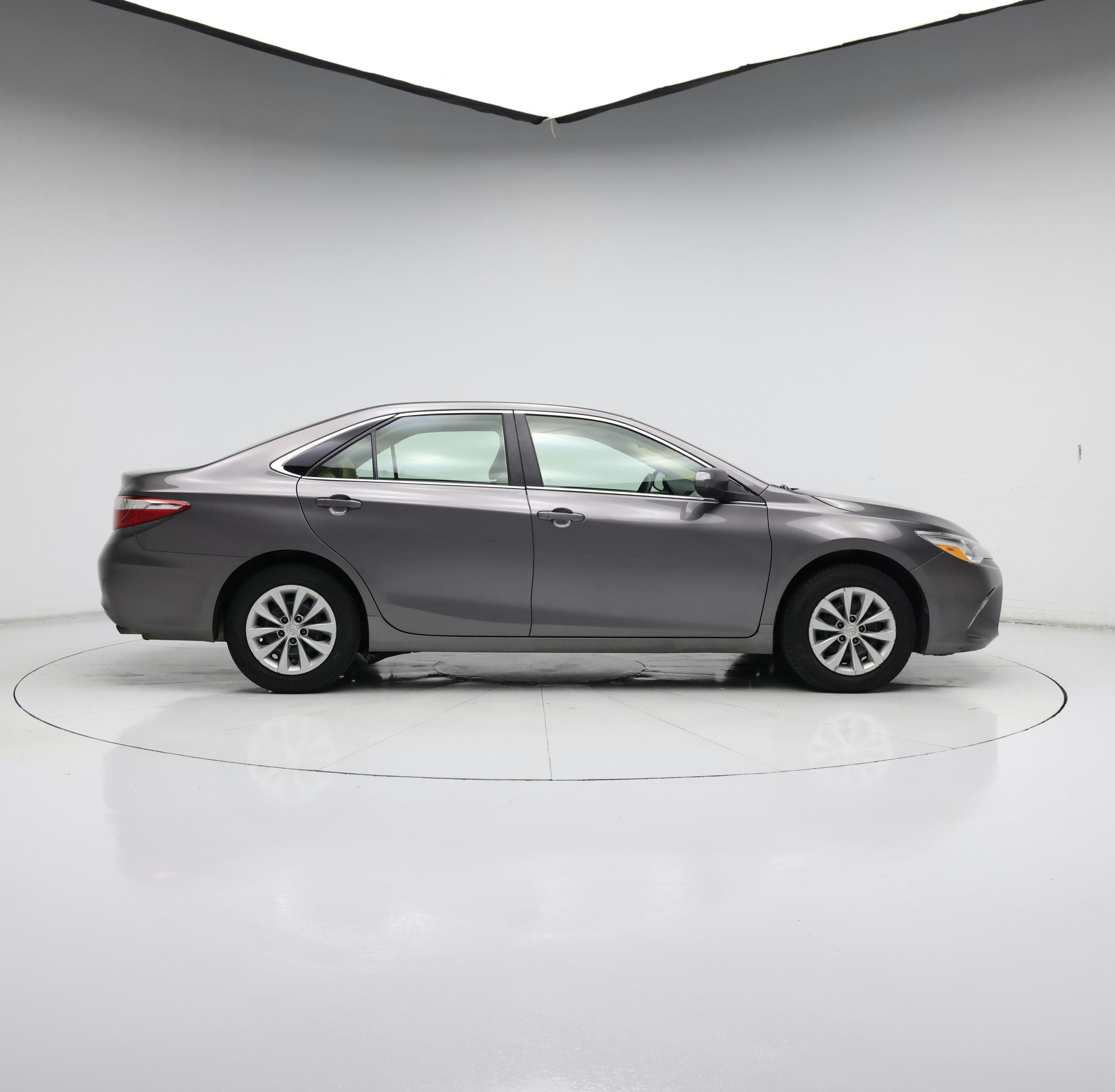 Thumbnail: 2017 Toyota Camry - 7