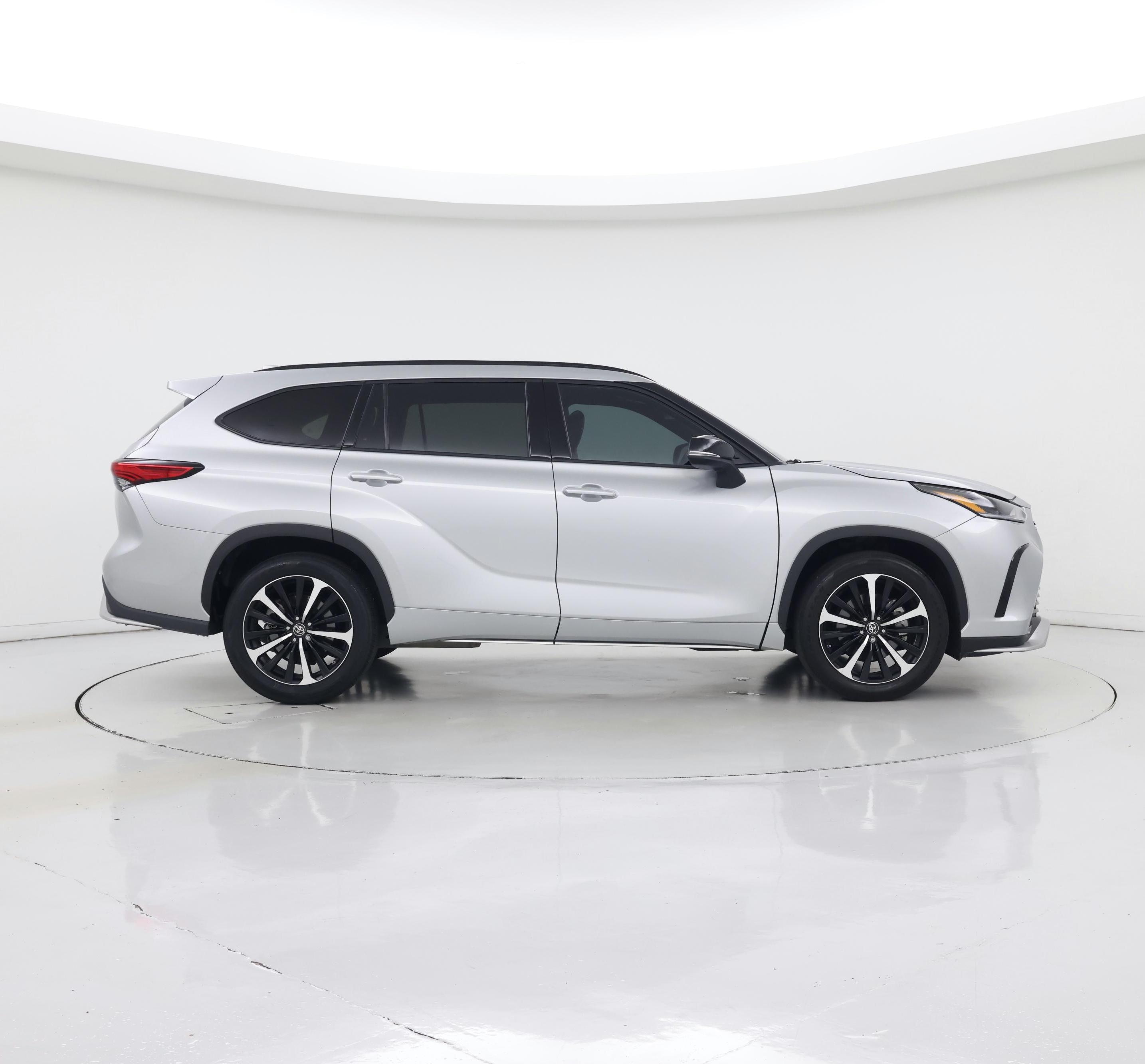 Thumbnail: 2022 Toyota Highlander - 7