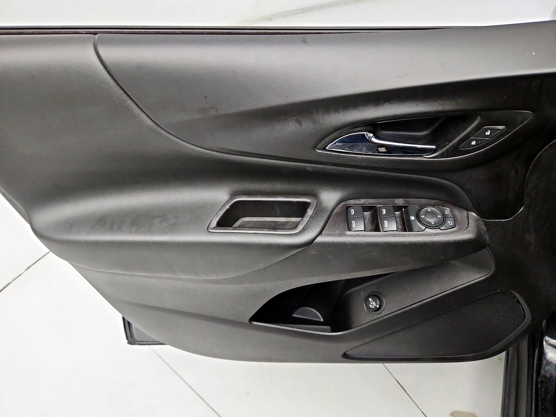 Thumbnail: 2021 Chevrolet Equinox - 12