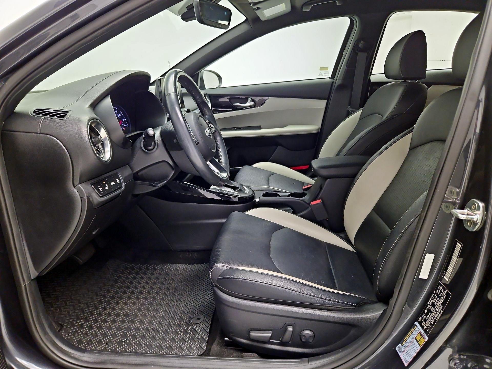 Thumbnail: 2019 Kia Forte - 11